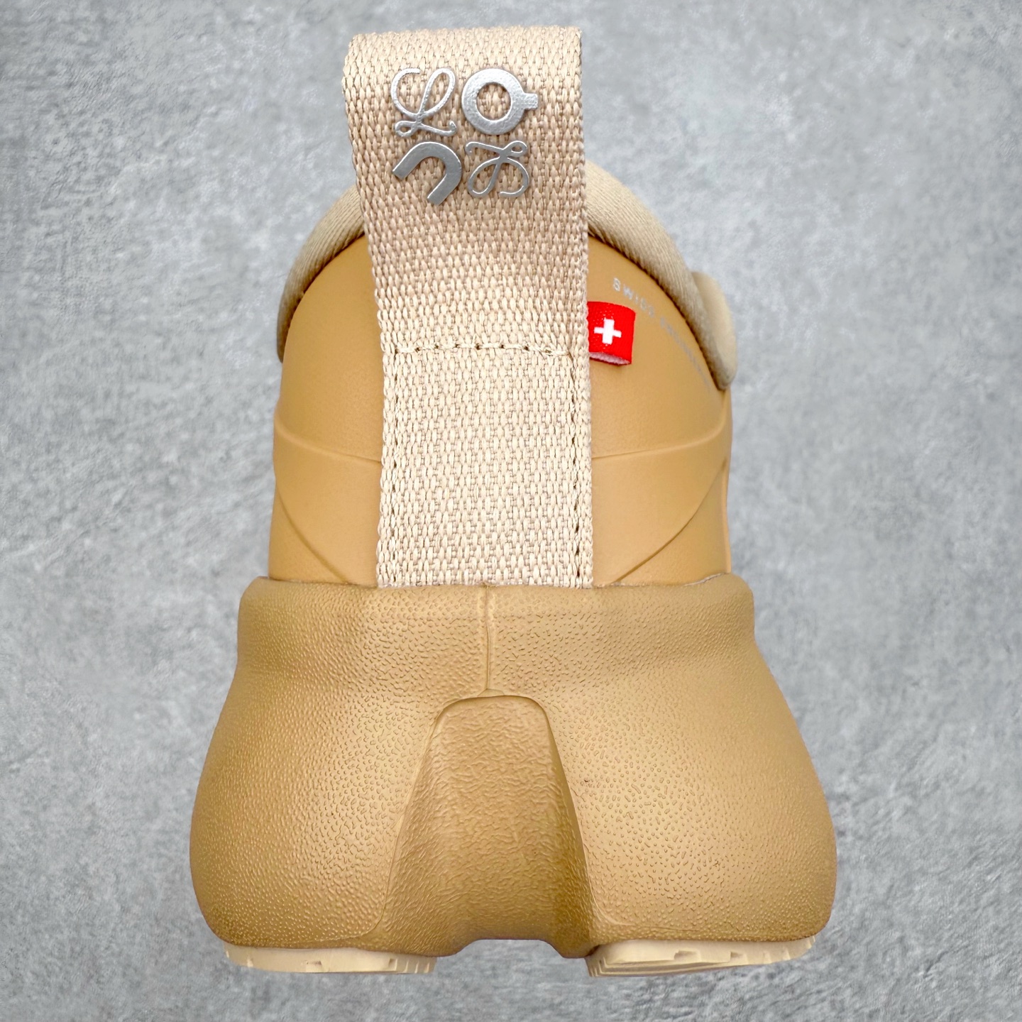 图片[8]-＃莞产 LOEWE罗意威 x ON昂跑 联名款 Cloudsolo系列 •原鞋一致橡胶底 原版高弹MD 加爆米花料 •正确后跟小蛮腰 •Logo立体有光泽度 •正确鞋头饱满立体 •鞋舌TPU立体高频 •正确鞋面网布多层厚实材料 •后跟织带高频立体 织带上浆加硬 •正确鞋带头滴胶柔软 •正确鞋垫前薄后厚有弹性（欧奈斯材料，非普通海玻璃） 尺码：36 36.5 37 37.5 38 38.5 39 40 40.5 41 42 42.5 43 44 44.5 45 46（真半码）-选品中心