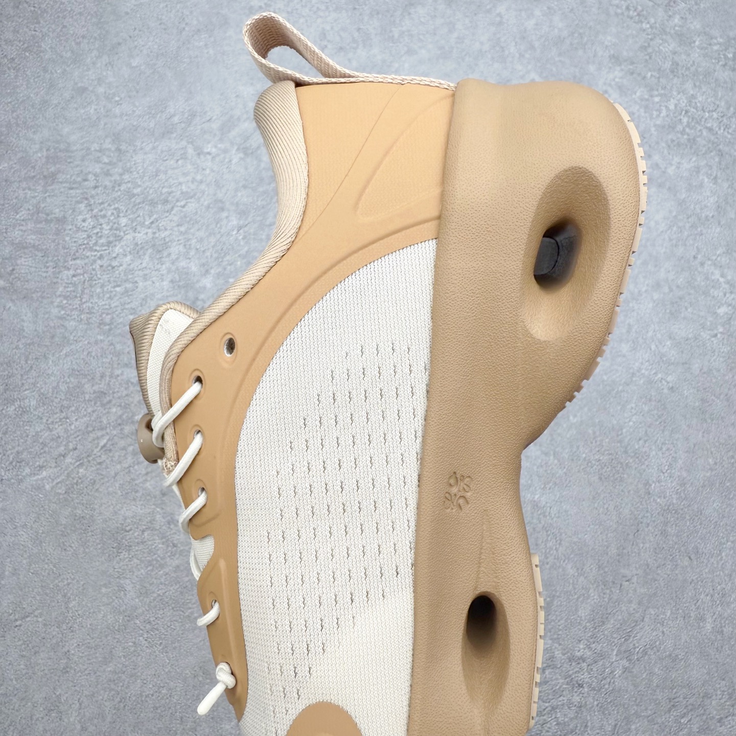 图片[7]-＃莞产 LOEWE罗意威 x ON昂跑 联名款 Cloudsolo系列 •原鞋一致橡胶底 原版高弹MD 加爆米花料 •正确后跟小蛮腰 •Logo立体有光泽度 •正确鞋头饱满立体 •鞋舌TPU立体高频 •正确鞋面网布多层厚实材料 •后跟织带高频立体 织带上浆加硬 •正确鞋带头滴胶柔软 •正确鞋垫前薄后厚有弹性（欧奈斯材料，非普通海玻璃） 尺码：36 36.5 37 37.5 38 38.5 39 40 40.5 41 42 42.5 43 44 44.5 45 46（真半码）-选品中心