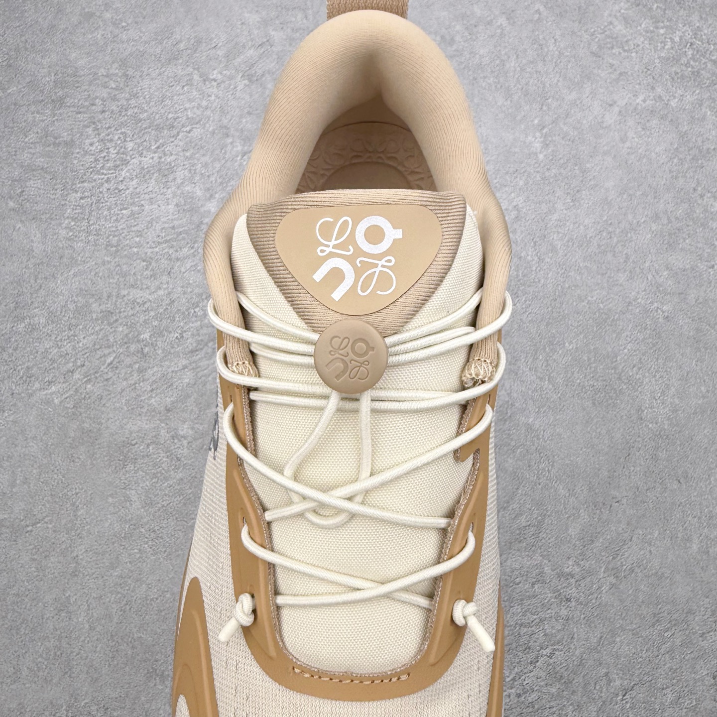 图片[5]-＃莞产 LOEWE罗意威 x ON昂跑 联名款 Cloudsolo系列 •原鞋一致橡胶底 原版高弹MD 加爆米花料 •正确后跟小蛮腰 •Logo立体有光泽度 •正确鞋头饱满立体 •鞋舌TPU立体高频 •正确鞋面网布多层厚实材料 •后跟织带高频立体 织带上浆加硬 •正确鞋带头滴胶柔软 •正确鞋垫前薄后厚有弹性（欧奈斯材料，非普通海玻璃） 尺码：36 36.5 37 37.5 38 38.5 39 40 40.5 41 42 42.5 43 44 44.5 45 46（真半码）-选品中心