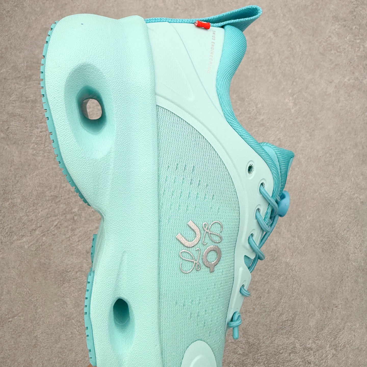 图片[6]-＃莞产 LOEWE罗意威 x ON昂跑 联名款 Cloudsolo系列 •原鞋一致橡胶底 原版高弹MD 加爆米花料 •正确后跟小蛮腰 •Logo立体有光泽度 •正确鞋头饱满立体 •鞋舌TPU立体高频 •正确鞋面网布多层厚实材料 •后跟织带高频立体 织带上浆加硬 •正确鞋带头滴胶柔软 •正确鞋垫前薄后厚有弹性（欧奈斯材料，非普通海玻璃） 尺码：36 36.5 37 37.5 38 38.5 39 40 40.5 41 42 42.5 43 44 44.5 45 46（真半码）-选品中心