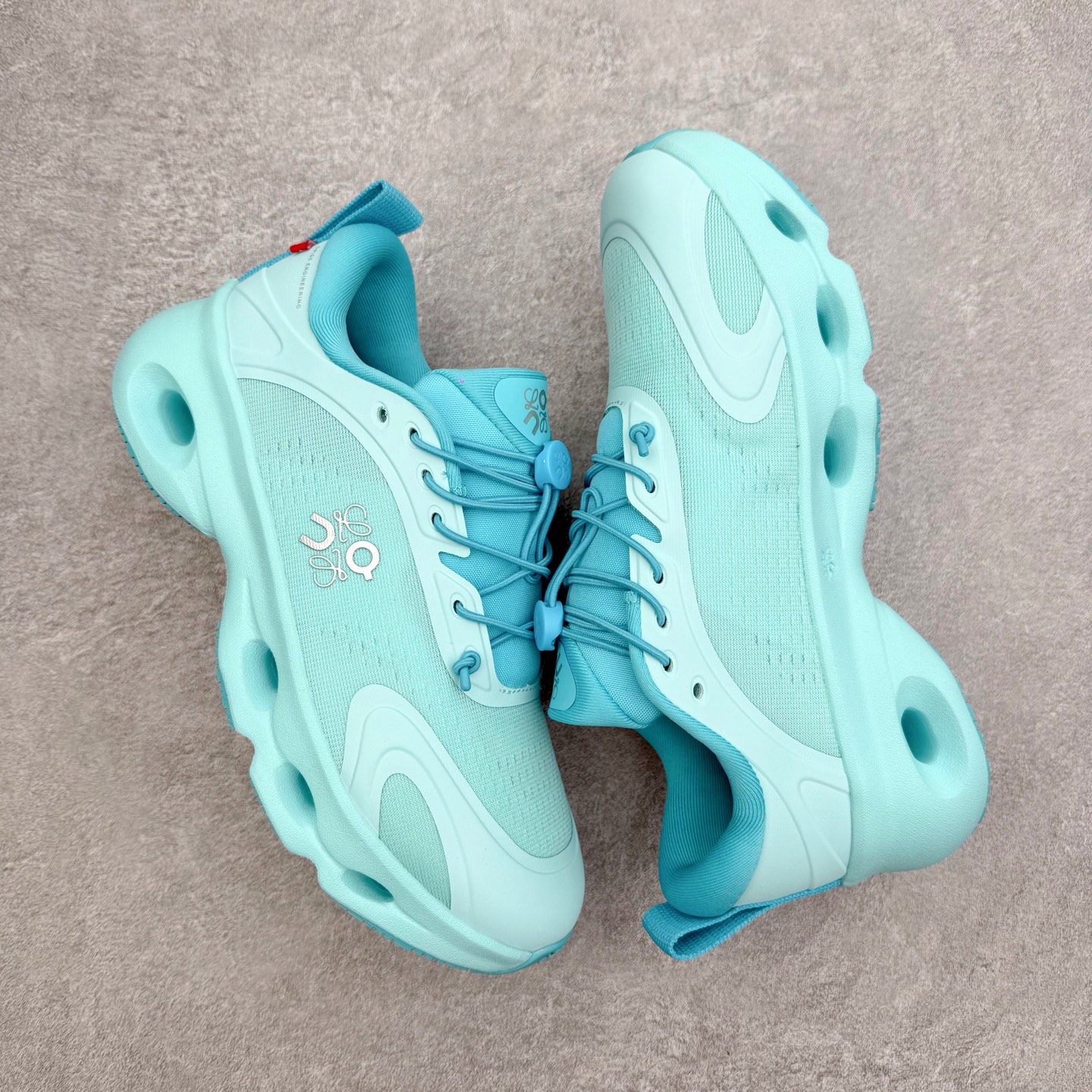 图片[3]-＃莞产 LOEWE罗意威 x ON昂跑 联名款 Cloudsolo系列 •原鞋一致橡胶底 原版高弹MD 加爆米花料 •正确后跟小蛮腰 •Logo立体有光泽度 •正确鞋头饱满立体 •鞋舌TPU立体高频 •正确鞋面网布多层厚实材料 •后跟织带高频立体 织带上浆加硬 •正确鞋带头滴胶柔软 •正确鞋垫前薄后厚有弹性（欧奈斯材料，非普通海玻璃） 尺码：36 36.5 37 37.5 38 38.5 39 40 40.5 41 42 42.5 43 44 44.5 45 46（真半码）-选品中心