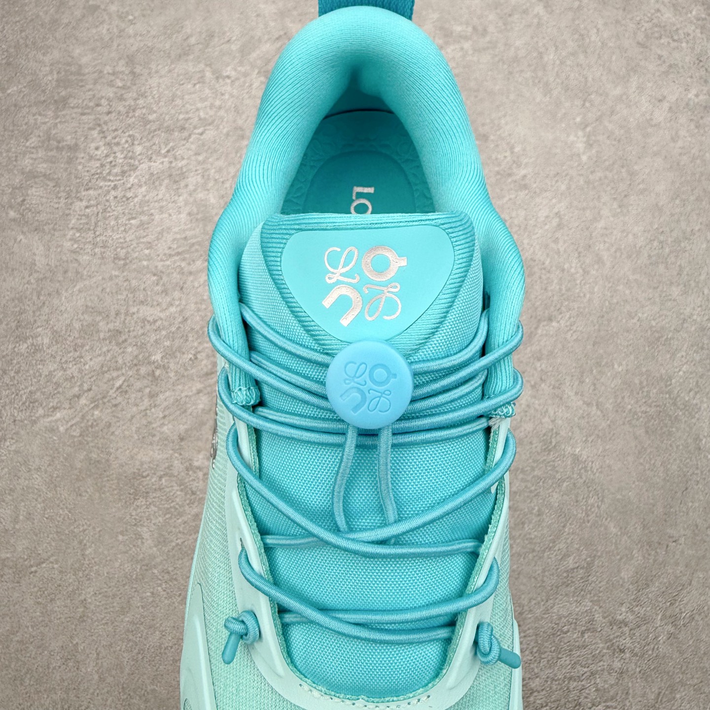 图片[5]-＃莞产 LOEWE罗意威 x ON昂跑 联名款 Cloudsolo系列 •原鞋一致橡胶底 原版高弹MD 加爆米花料 •正确后跟小蛮腰 •Logo立体有光泽度 •正确鞋头饱满立体 •鞋舌TPU立体高频 •正确鞋面网布多层厚实材料 •后跟织带高频立体 织带上浆加硬 •正确鞋带头滴胶柔软 •正确鞋垫前薄后厚有弹性（欧奈斯材料，非普通海玻璃） 尺码：36 36.5 37 37.5 38 38.5 39 40 40.5 41 42 42.5 43 44 44.5 45 46（真半码）-选品中心