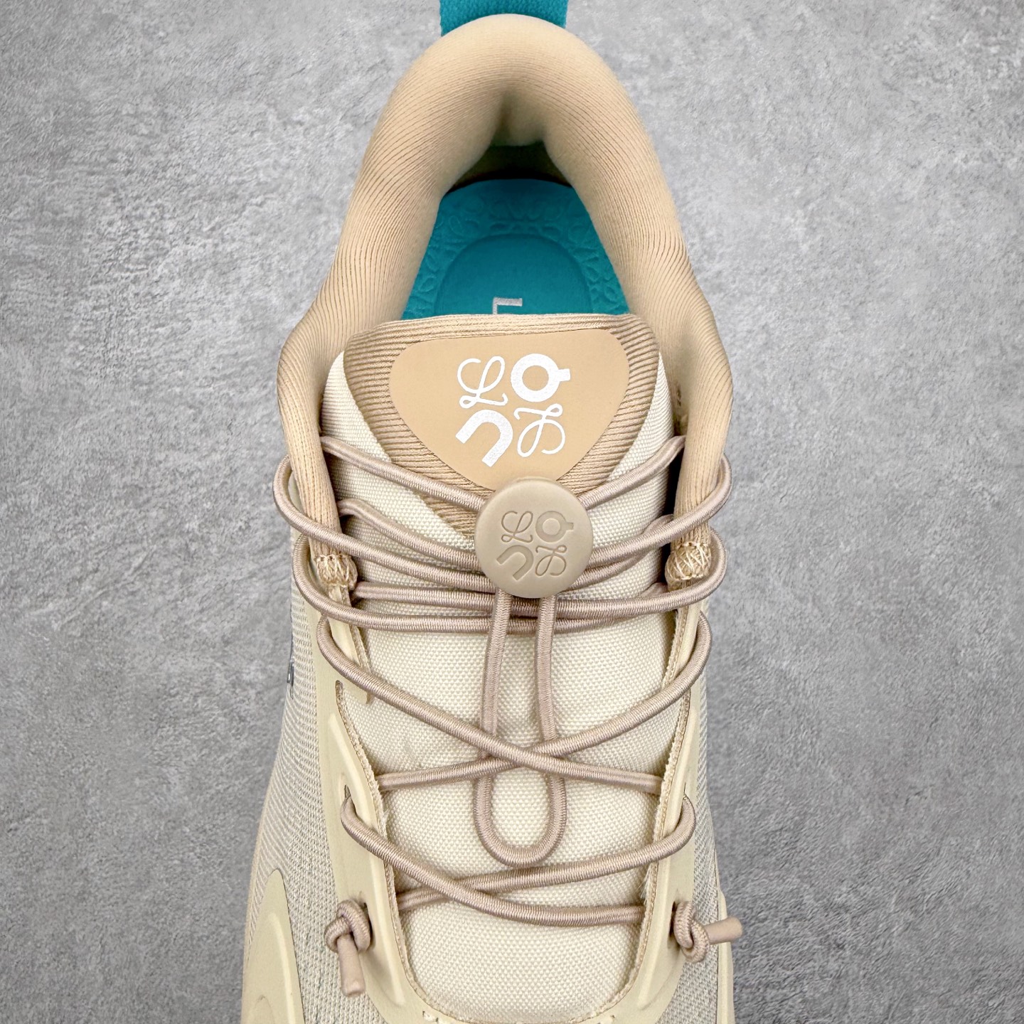 图片[5]-＃莞产 LOEWE罗意威 x ON昂跑 联名款 Cloudsolo系列 •原鞋一致橡胶底 原版高弹MD 加爆米花料 •正确后跟小蛮腰 •Logo立体有光泽度 •正确鞋头饱满立体 •鞋舌TPU立体高频 •正确鞋面网布多层厚实材料 •后跟织带高频立体 织带上浆加硬 •正确鞋带头滴胶柔软 •正确鞋垫前薄后厚有弹性（欧奈斯材料，非普通海玻璃） 尺码：36 36.5 37 37.5 38 38.5 39 40 40.5 41 42 42.5 43 44 44.5 45 46（真半码）-选品中心