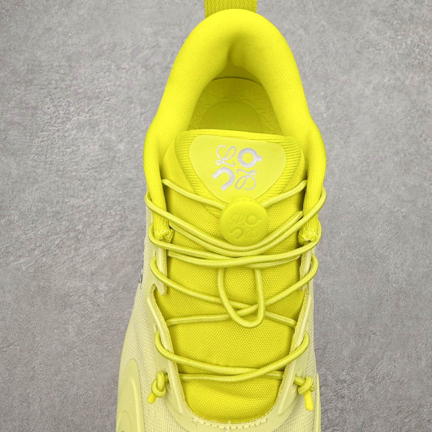 图片[5]-＃莞产 LOEWE罗意威 x ON昂跑 联名款 Cloudsolo系列 •原鞋一致橡胶底 原版高弹MD 加爆米花料 •正确后跟小蛮腰 •Logo立体有光泽度 •正确鞋头饱满立体 •鞋舌TPU立体高频 •正确鞋面网布多层厚实材料 •后跟织带高频立体 织带上浆加硬 •正确鞋带头滴胶柔软 •正确鞋垫前薄后厚有弹性（欧奈斯材料，非普通海玻璃） 尺码：36 36.5 37 37.5 38 38.5 39 40 40.5 41 42 42.5 43 44 44.5 45 46（真半码）-选品中心