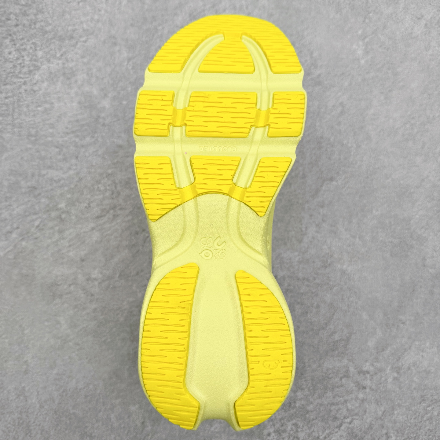 图片[9]-＃莞产 LOEWE罗意威 x ON昂跑 联名款 Cloudsolo系列 •原鞋一致橡胶底 原版高弹MD 加爆米花料 •正确后跟小蛮腰 •Logo立体有光泽度 •正确鞋头饱满立体 •鞋舌TPU立体高频 •正确鞋面网布多层厚实材料 •后跟织带高频立体 织带上浆加硬 •正确鞋带头滴胶柔软 •正确鞋垫前薄后厚有弹性（欧奈斯材料，非普通海玻璃） 尺码：36 36.5 37 37.5 38 38.5 39 40 40.5 41 42 42.5 43 44 44.5 45 46（真半码）-选品中心