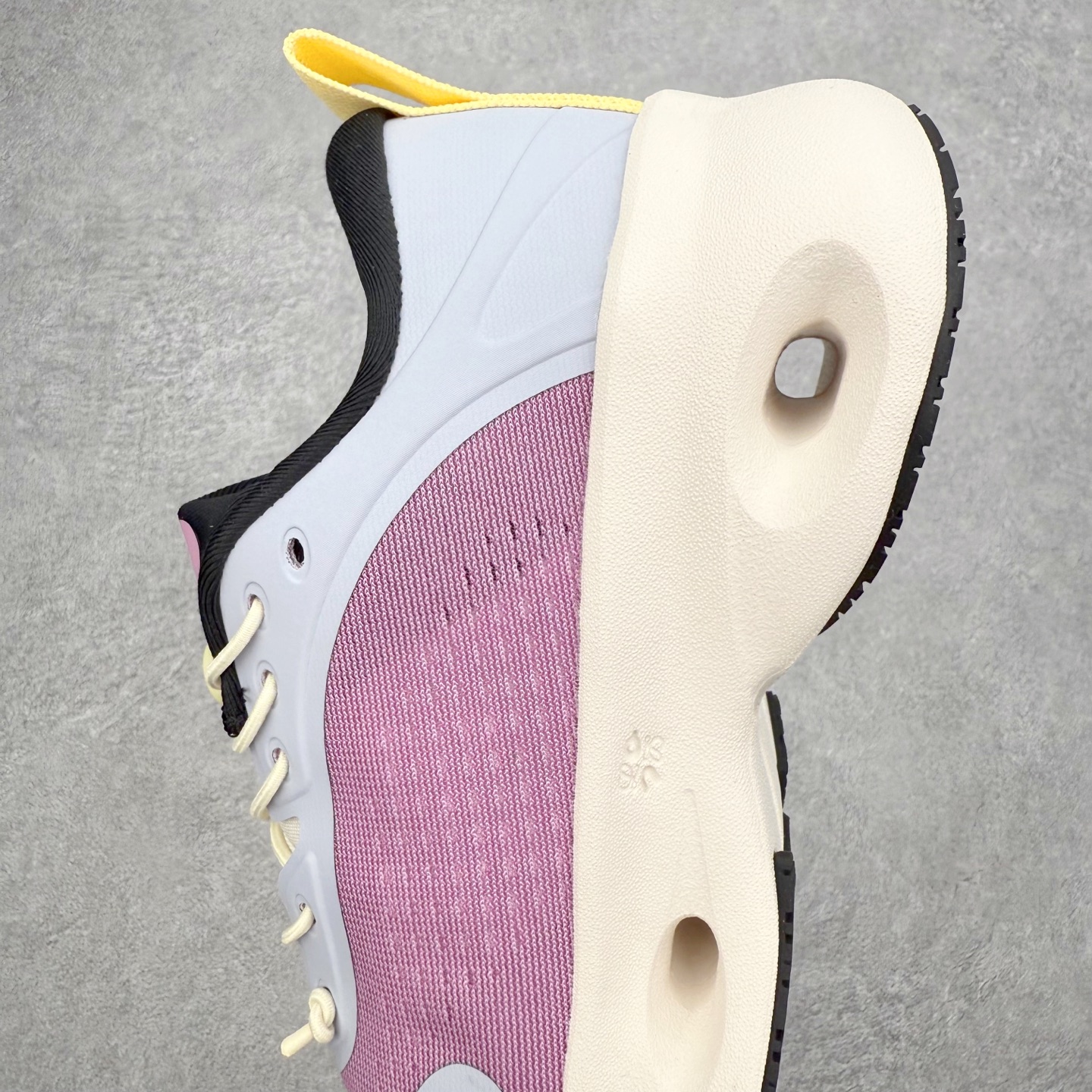 图片[7]-＃莞产 LOEWE罗意威 x ON昂跑 联名款 Cloudsolo系列 •原鞋一致橡胶底 原版高弹MD 加爆米花料 •正确后跟小蛮腰 •Logo立体有光泽度 •正确鞋头饱满立体 •鞋舌TPU立体高频 •正确鞋面网布多层厚实材料 •后跟织带高频立体 织带上浆加硬 •正确鞋带头滴胶柔软 •正确鞋垫前薄后厚有弹性（欧奈斯材料，非普通海玻璃） 尺码：36 36.5 37 37.5 38 38.5 39 40 40.5 41 42 42.5 43 44 44.5 45 46（真半码）-选品中心