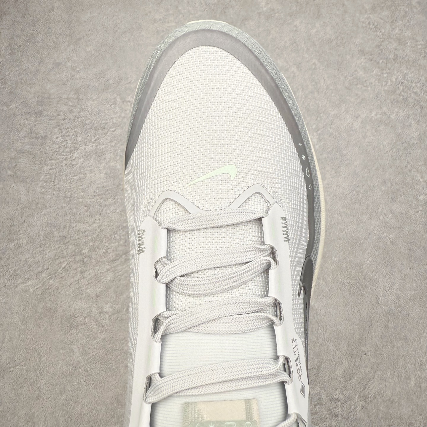 图片[4]-＃纯原 NK Vomero 18 GTX 时尚舒适 网布防滑耐磨 低帮跑步鞋 HQ7001-003 实拍调校N版已经零色差零失真 百分百还原实物色彩所见即所得 不存在货不对板色差等低级问题 选购参考实物拍摄 不混卖不参货 只用心做好货严格选品 承诺混一赔十 尺码：36 36.5 37.5 38 38.5 39 40 40.5 41 42 42.5 43 44 44.5 45-选品中心