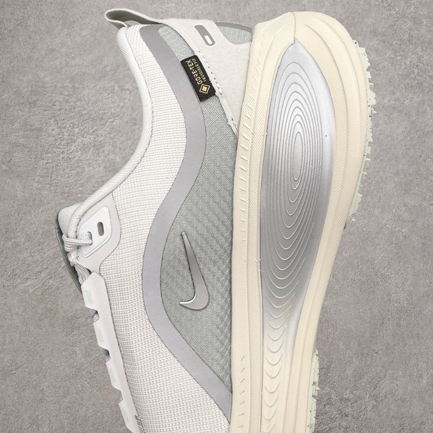 图片[7]-＃纯原 NK Vomero 18 GTX 时尚舒适 网布防滑耐磨 低帮跑步鞋 HQ7001-003 实拍调校N版已经零色差零失真 百分百还原实物色彩所见即所得 不存在货不对板色差等低级问题 选购参考实物拍摄 不混卖不参货 只用心做好货严格选品 承诺混一赔十 尺码：36 36.5 37.5 38 38.5 39 40 40.5 41 42 42.5 43 44 44.5 45-选品中心