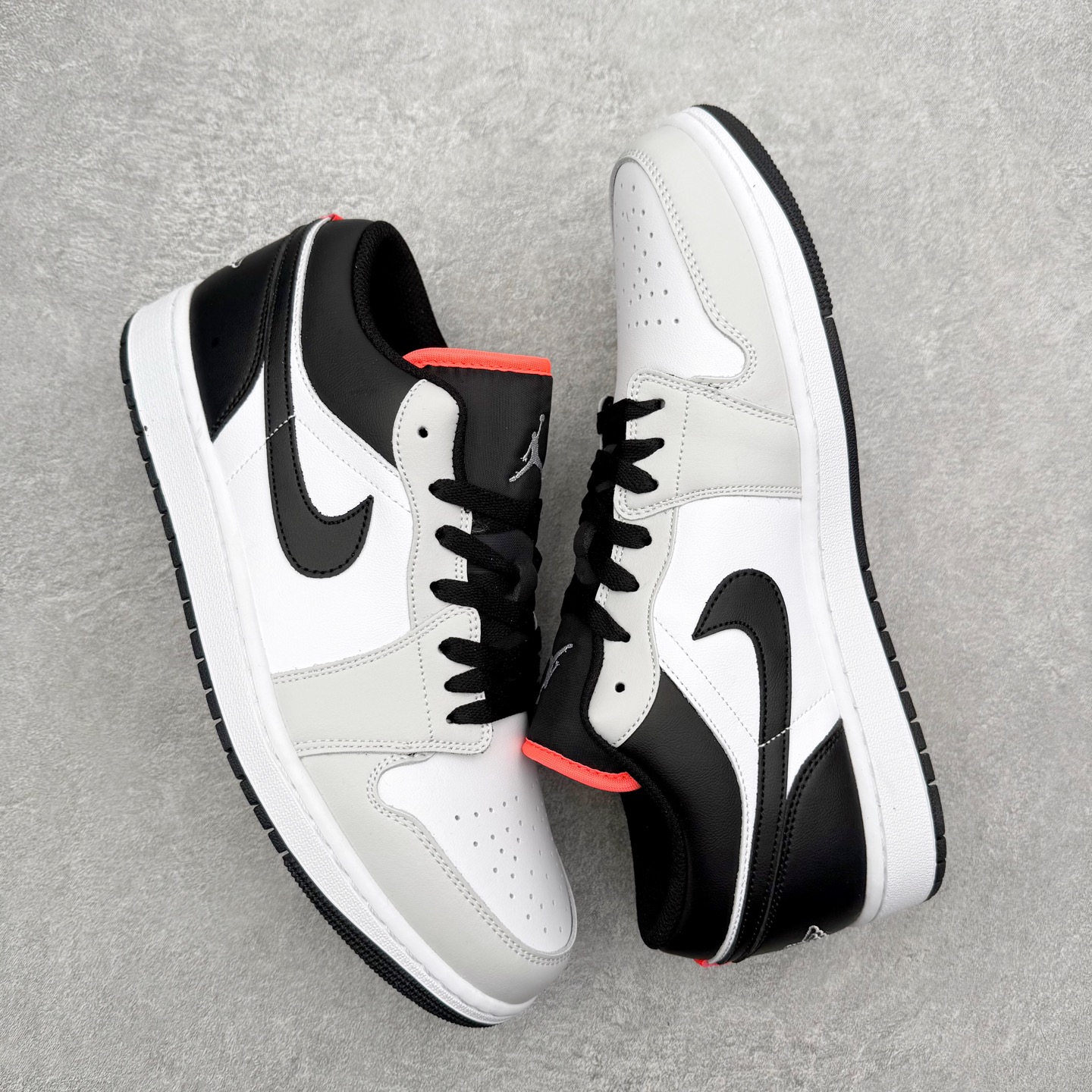 图片[3]-＃K版 Air Jordan AJ1 Low 低帮 553558-045 全新流水线出品 DT版本唯一平替选择 市场第二梯队最强版 全部原鞋开发 原楦原纸板开发 全鞋电脑针车 原厂内置全掌气垫 原盒内在原标 唯一Zp原版鞋带绑法 免检产品 全新2022版型 全头层皮料 完美零毛边处理 原厂配置全掌气垫 价格定位良心 几十个配色陆续出货 实拍调校N版已经零色差零失真 百分百还原实物色彩所见即所得 不存在货不对板色差等低级问题 选购参考实物拍摄 不混卖不参货 只用心做好货严格选品 承诺混一赔十 尺码：36 36.5 37.5 38 38.5 39 40 40.5 41 42 42.5 43 44 44.5 45-选品中心