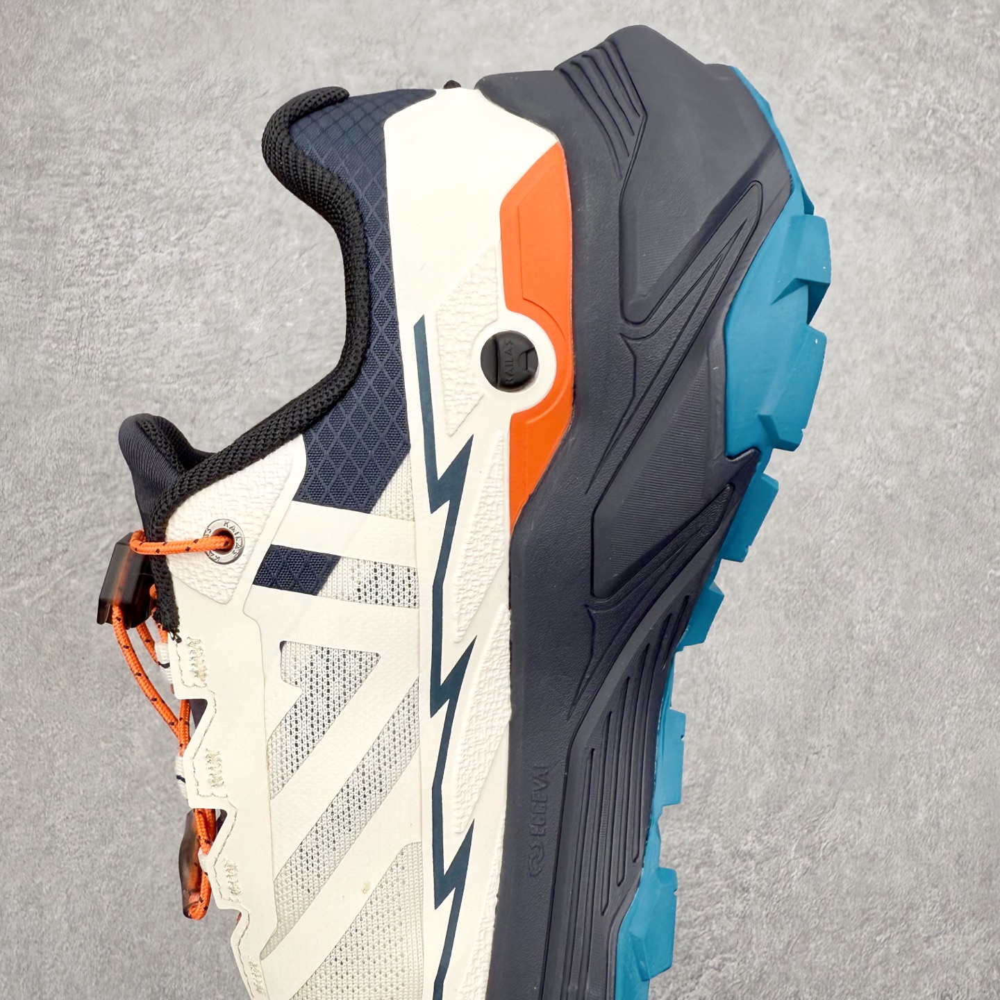 图片[7]-＃K版 KAILAS FUGA EX3 BOA 凯乐石25款舒适缓冲徒步 织物TPU减震防滑透气包裹性轻便低帮 超强抓地力越野跑步鞋 KAILAS凯乐石品牌是全球三大全系攀登品牌之一，于2003年创立于中国广州，致力于为有攀登梦想的户外运动员及爱好者，研发制造功能性专业装备，满足他们在极限环境下安全舒适的需求，凯乐石专注于科技面料的开发及专业功能设计，产品线覆盖登山、攀岩、徒步、越野跑山、露营、旅行等多项户外运动，通过运动员的测试反馈，不断进化迭代，产品荣获国内外大奖71座，发明专利21个，更突破性的自主研发攀登器械，打造出中国的攀登硬实力。实拍调校N版已经零色差零失真 百分百还原实物色彩所见即所得 不存在货不对板色差等低级问题 选购参考实物拍摄 不混卖不参货 只用心做好货严格选品 承诺混一赔十 尺码：36 36.5 37.5 38 38.5 39 39.5 40 40.5 41 41.5 42 42.5 43 44 44.5 45-选品中心