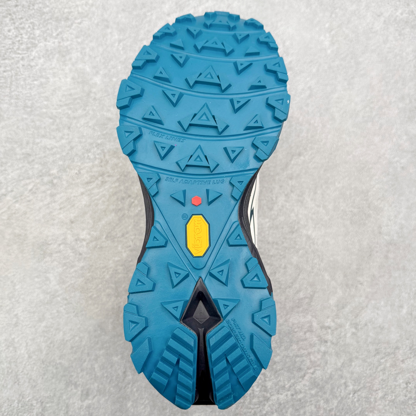 图片[9]-＃K版 KAILAS FUGA EX3 BOA 凯乐石25款舒适缓冲徒步 织物TPU减震防滑透气包裹性轻便低帮 超强抓地力越野跑步鞋 KAILAS凯乐石品牌是全球三大全系攀登品牌之一，于2003年创立于中国广州，致力于为有攀登梦想的户外运动员及爱好者，研发制造功能性专业装备，满足他们在极限环境下安全舒适的需求，凯乐石专注于科技面料的开发及专业功能设计，产品线覆盖登山、攀岩、徒步、越野跑山、露营、旅行等多项户外运动，通过运动员的测试反馈，不断进化迭代，产品荣获国内外大奖71座，发明专利21个，更突破性的自主研发攀登器械，打造出中国的攀登硬实力。实拍调校N版已经零色差零失真 百分百还原实物色彩所见即所得 不存在货不对板色差等低级问题 选购参考实物拍摄 不混卖不参货 只用心做好货严格选品 承诺混一赔十 尺码：36 36.5 37.5 38 38.5 39 39.5 40 40.5 41 41.5 42 42.5 43 44 44.5 45-选品中心