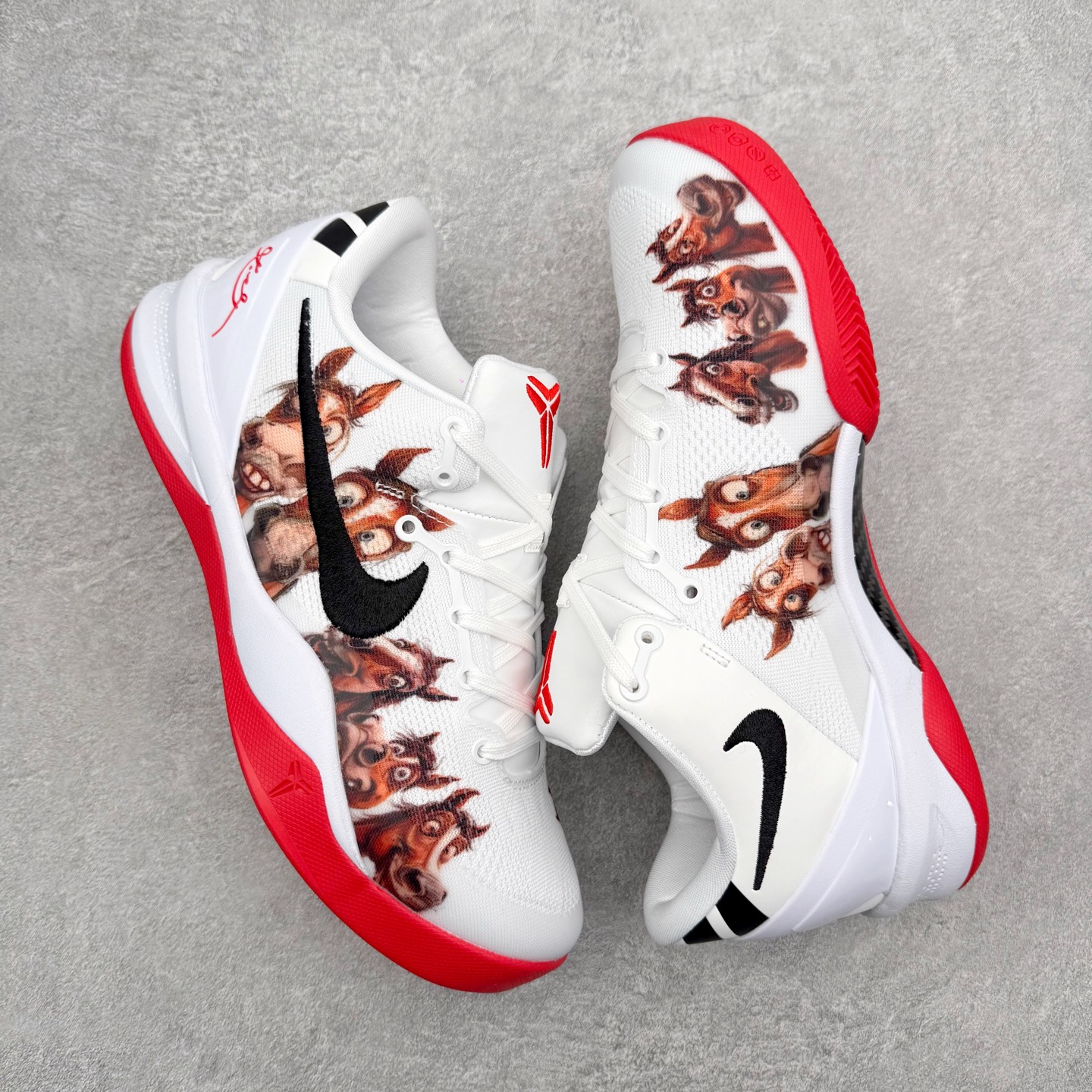 图片[3]-NK Zoom Kobe 8 Protro 科比八代实战篮球鞋 马年定制CYN配色 Eric Avar 这一次在设计中将轻盈发挥到了极致 鞋面采用了更加轻盈、更加强韧的创新的Flywire 2.0技术 球鞋重量更加轻质 重量仅为10.6盎司 内靴设计也使得穿着更加舒适 中底的配置则依日是可靠的zoom气垫和碳板的搭配 外底有个小细节令人十分喜欢 将纹路做成了心电图状 寓意科比对于篮球的喜爱 尺码：40 40.5 41 42 42.5 43 44 44.5 45 46-选品中心