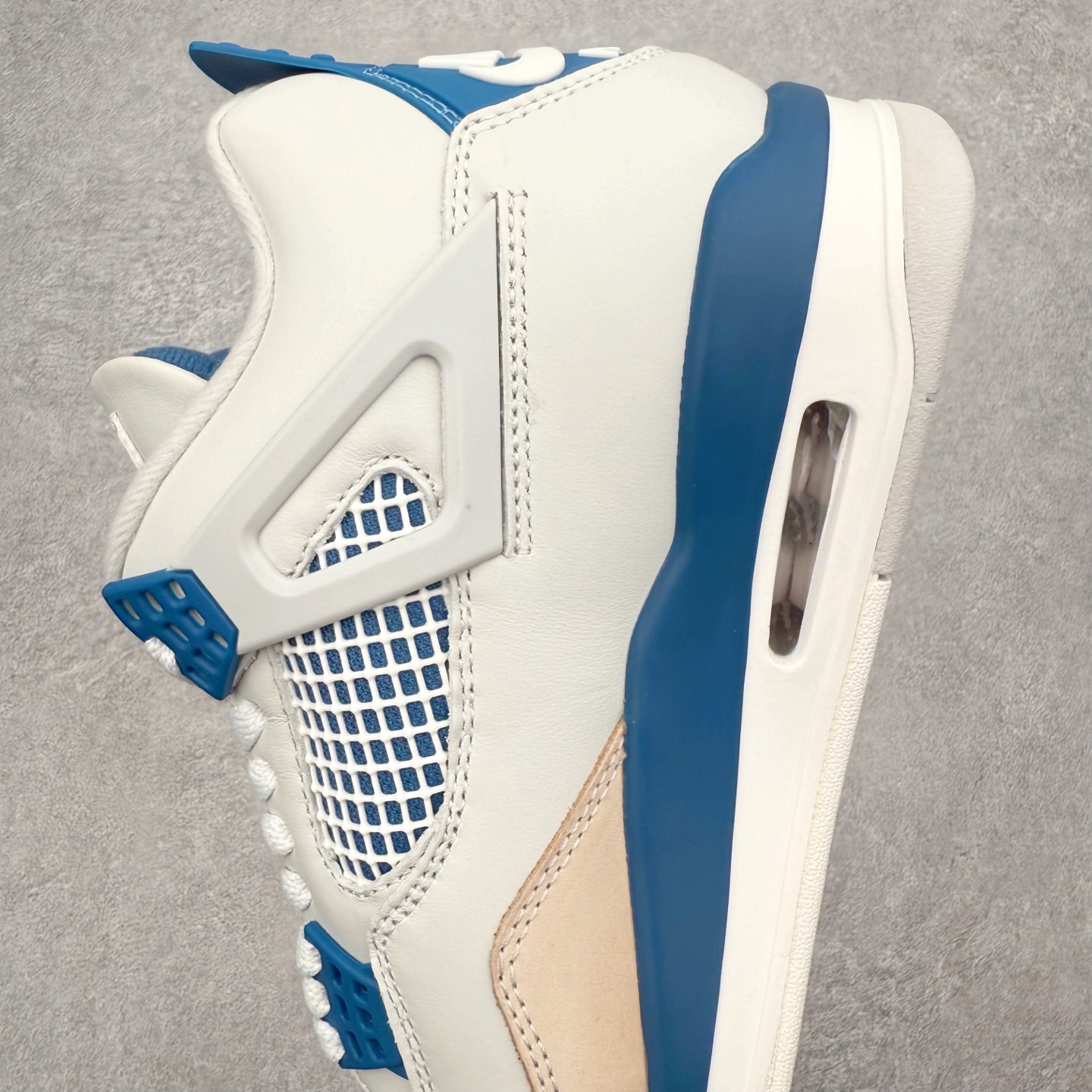 图片[7]-＃莞产纯原福利 Air Jordan AJ4 Retro 系列 大厂出品 全头层加持 原鞋原楦原纸板同源开发 完美呈现乔4的版型 内侧正确双色网格 还原细节 原厂皮料 正确气垫颜色 正确网格工艺 正确拉帮工艺 全鞋原装材料制作 原档案原模具打造 支持全方位与正品对比 尺码：40 40.5 41 42 42.5 43 44 44.5 45 46 47.5-选品中心