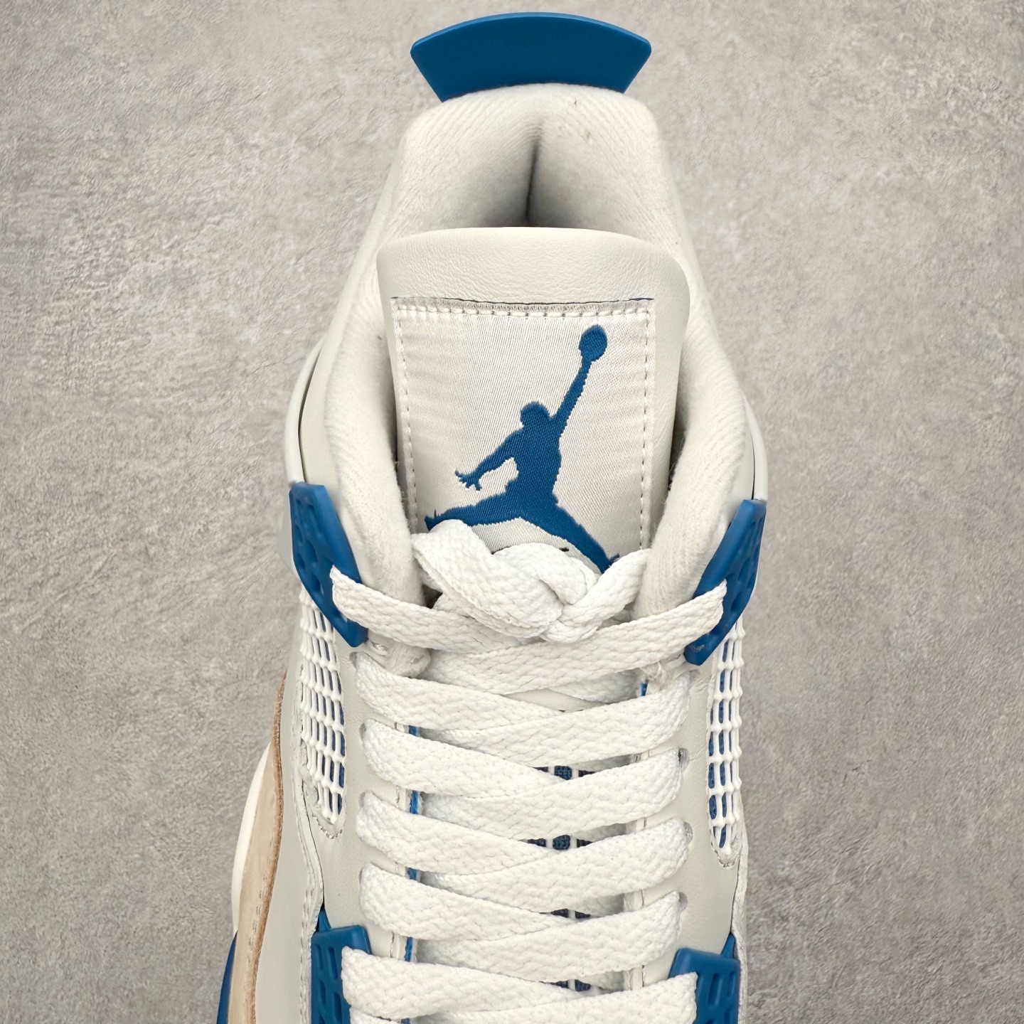 图片[5]-＃莞产纯原福利 Air Jordan AJ4 Retro 系列 大厂出品 全头层加持 原鞋原楦原纸板同源开发 完美呈现乔4的版型 内侧正确双色网格 还原细节 原厂皮料 正确气垫颜色 正确网格工艺 正确拉帮工艺 全鞋原装材料制作 原档案原模具打造 支持全方位与正品对比 尺码：40 40.5 41 42 42.5 43 44 44.5 45 46 47.5-选品中心