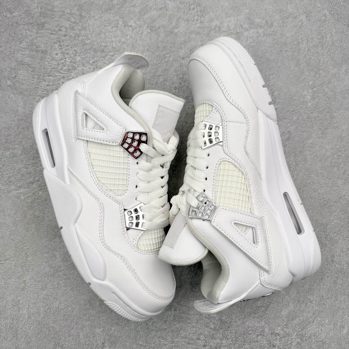 图片[3]-＃莞产纯原福利 Air Jordan AJ4 Retro 系列 大厂出品 全头层加持 原鞋原楦原纸板同源开发 完美呈现乔4的版型 内侧正确双色网格 还原细节 原厂皮料 正确气垫颜色 正确网格工艺 正确拉帮工艺 全鞋原装材料制作 原档案原模具打造 支持全方位与正品对比 尺码：40 40.5 41 42 42.5 43 44 44.5 45 46 47.5-选品中心