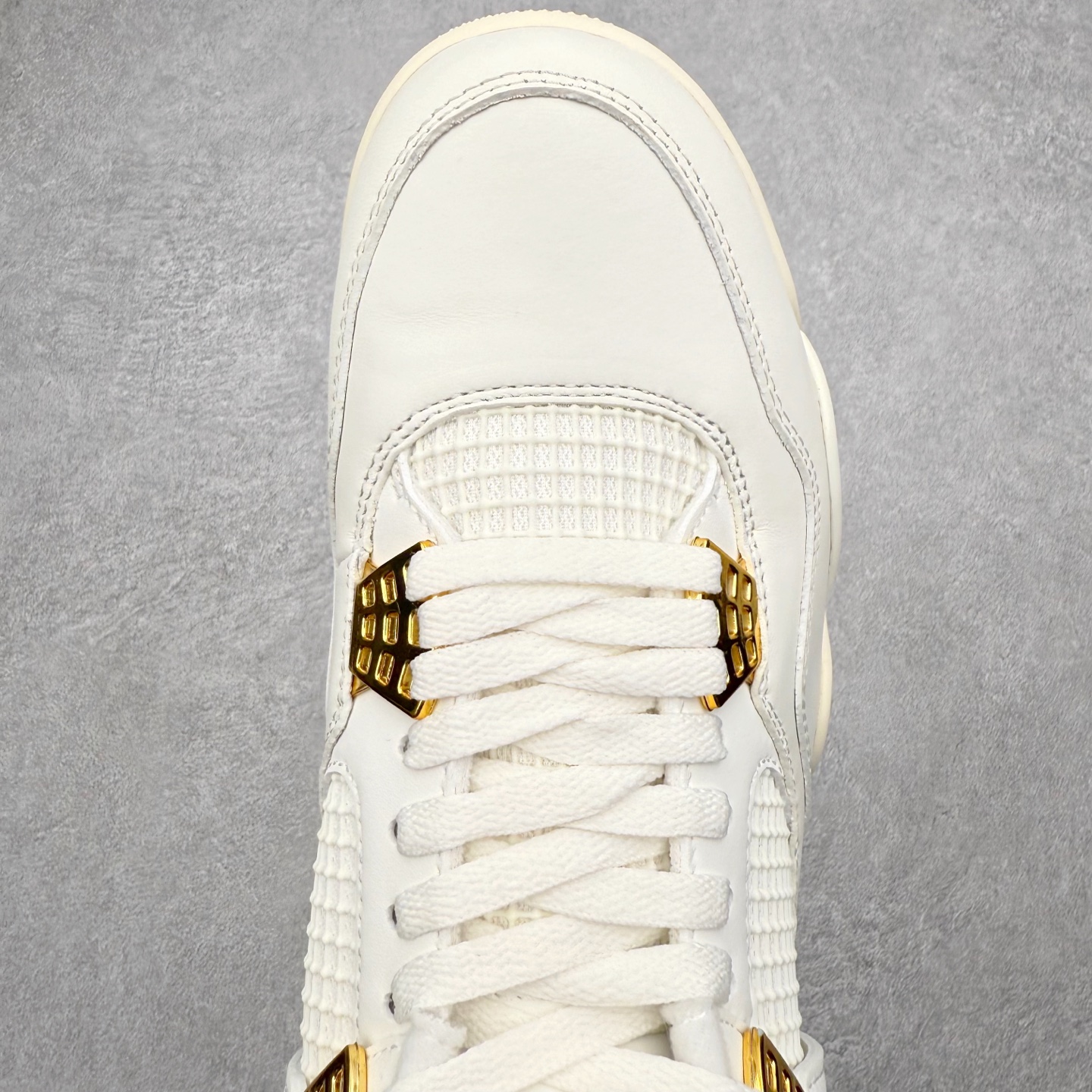 图片[4]-＃莞产纯原福利 Air Jordan AJ4 Retro 系列 大厂出品 全头层加持 原鞋原楦原纸板同源开发 完美呈现乔4的版型 内侧正确双色网格 还原细节 原厂皮料 正确气垫颜色 正确网格工艺 正确拉帮工艺 全鞋原装材料制作 原档案原模具打造 支持全方位与正品对比 尺码：40 40.5 41 42 42.5 43 44 44.5 45 46 47.5-选品中心