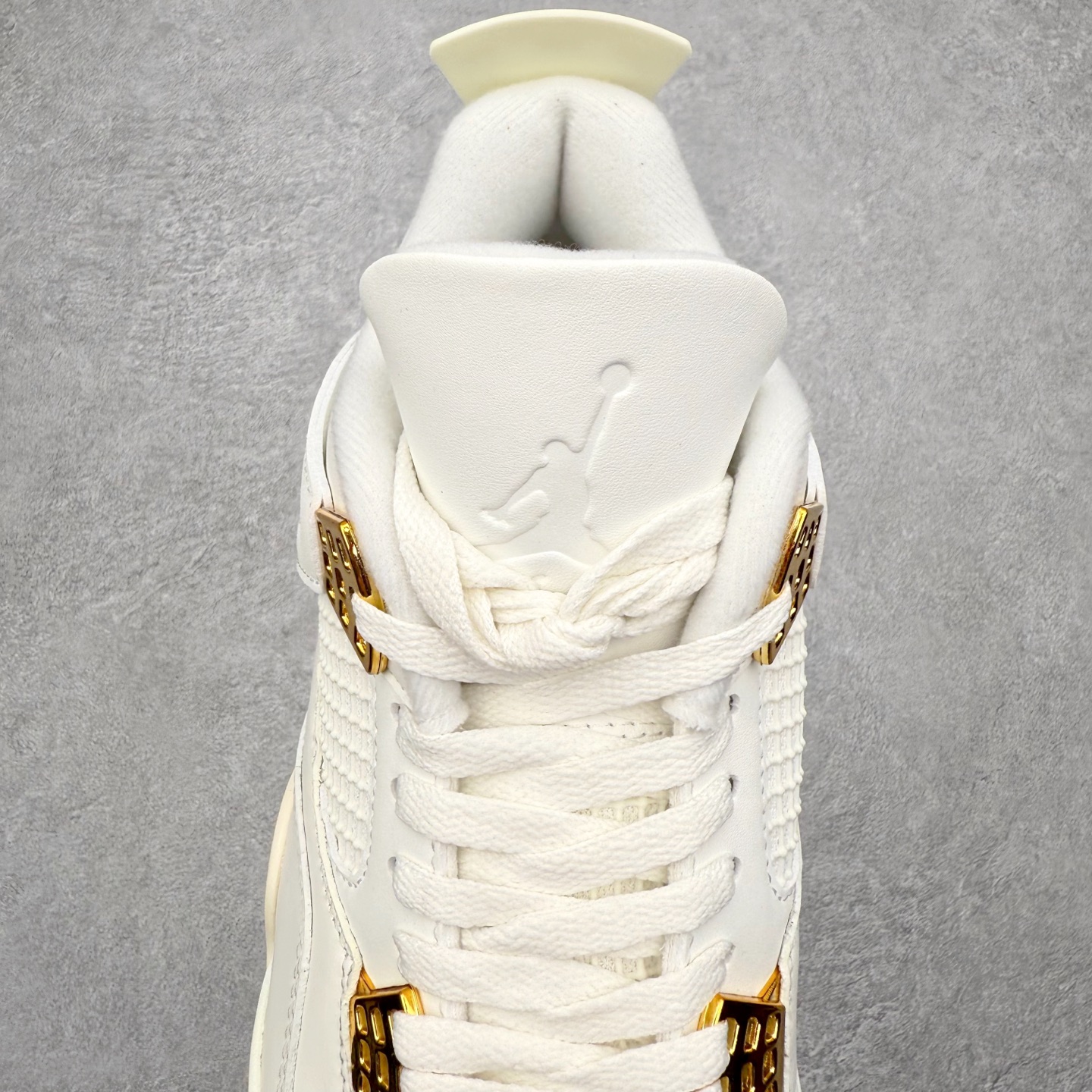 图片[5]-＃莞产纯原福利 Air Jordan AJ4 Retro 系列 大厂出品 全头层加持 原鞋原楦原纸板同源开发 完美呈现乔4的版型 内侧正确双色网格 还原细节 原厂皮料 正确气垫颜色 正确网格工艺 正确拉帮工艺 全鞋原装材料制作 原档案原模具打造 支持全方位与正品对比 尺码：40 40.5 41 42 42.5 43 44 44.5 45 46 47.5-选品中心