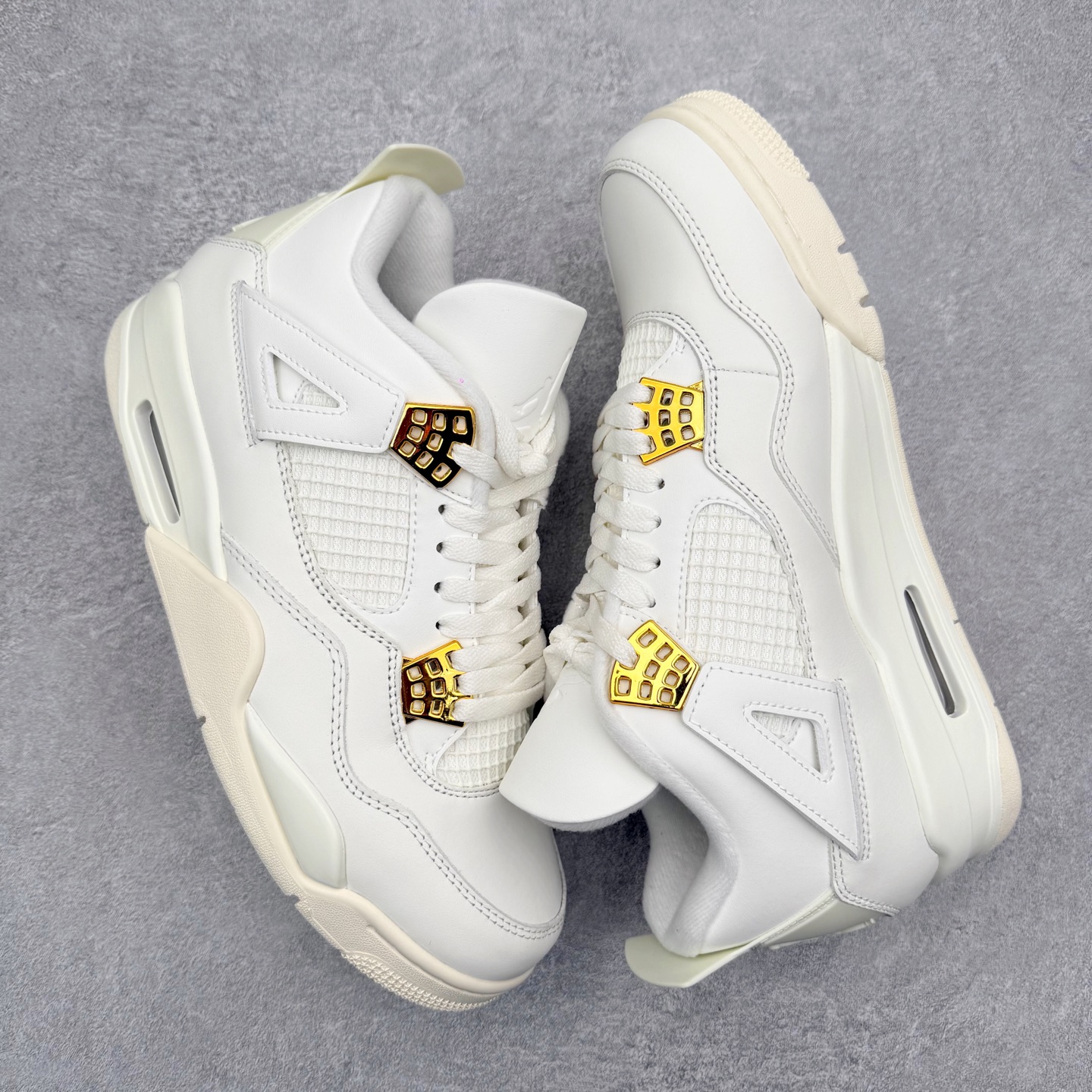 图片[3]-＃莞产纯原福利 Air Jordan AJ4 Retro 系列 大厂出品 全头层加持 原鞋原楦原纸板同源开发 完美呈现乔4的版型 内侧正确双色网格 还原细节 原厂皮料 正确气垫颜色 正确网格工艺 正确拉帮工艺 全鞋原装材料制作 原档案原模具打造 支持全方位与正品对比 尺码：40 40.5 41 42 42.5 43 44 44.5 45 46 47.5-选品中心