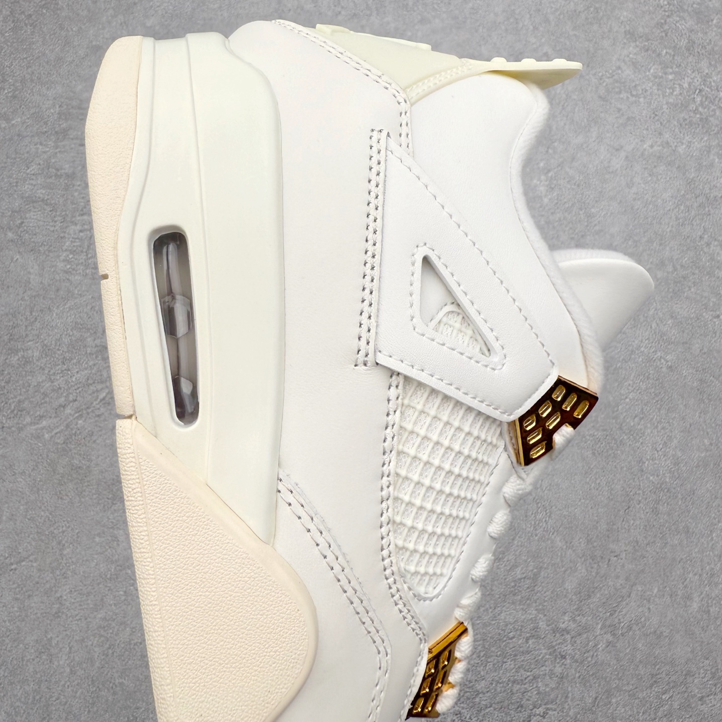 图片[6]-＃莞产纯原福利 Air Jordan AJ4 Retro 系列 大厂出品 全头层加持 原鞋原楦原纸板同源开发 完美呈现乔4的版型 内侧正确双色网格 还原细节 原厂皮料 正确气垫颜色 正确网格工艺 正确拉帮工艺 全鞋原装材料制作 原档案原模具打造 支持全方位与正品对比 尺码：40 40.5 41 42 42.5 43 44 44.5 45 46 47.5-选品中心