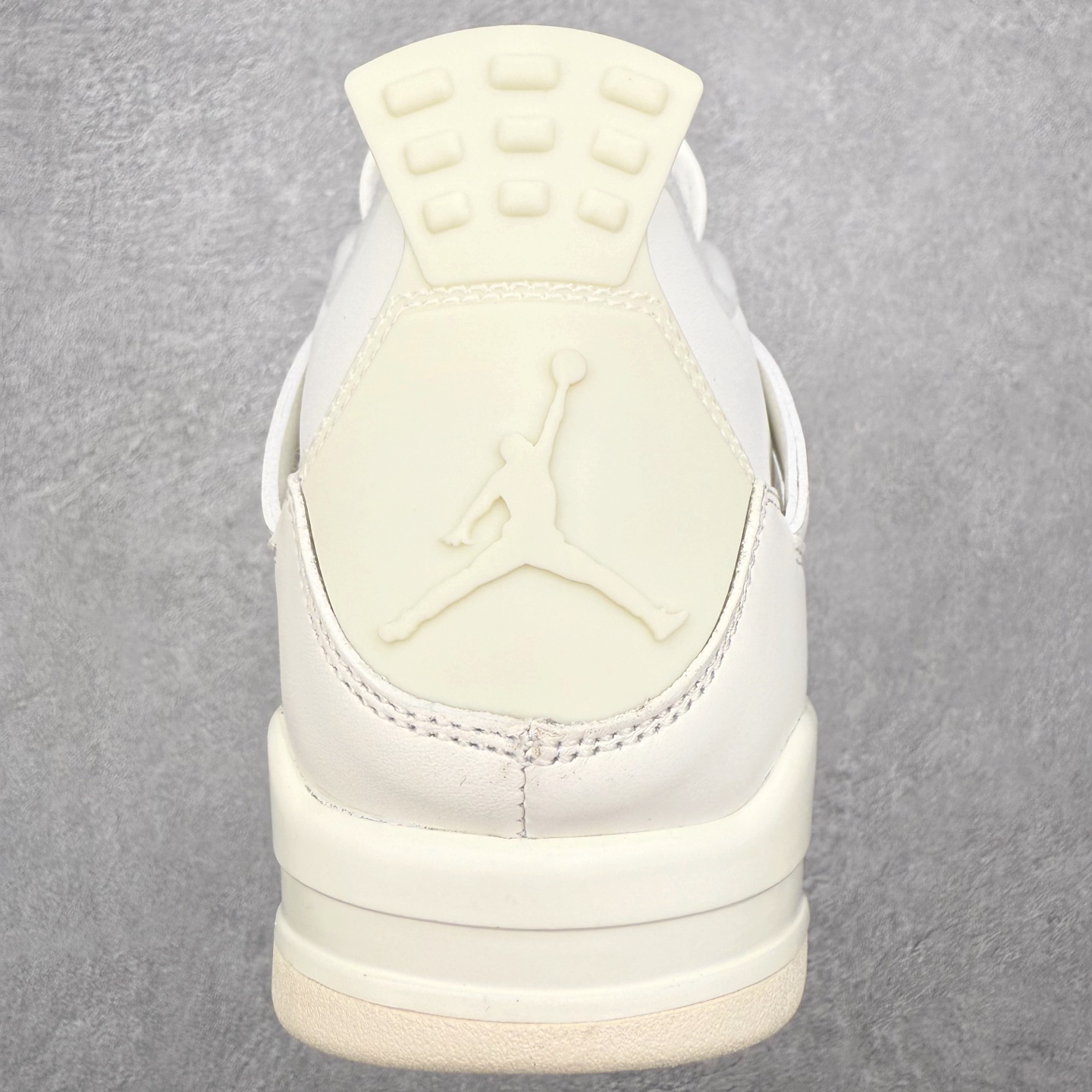 图片[8]-＃莞产纯原福利 Air Jordan AJ4 Retro 系列 大厂出品 全头层加持 原鞋原楦原纸板同源开发 完美呈现乔4的版型 内侧正确双色网格 还原细节 原厂皮料 正确气垫颜色 正确网格工艺 正确拉帮工艺 全鞋原装材料制作 原档案原模具打造 支持全方位与正品对比 尺码：40 40.5 41 42 42.5 43 44 44.5 45 46 47.5-选品中心