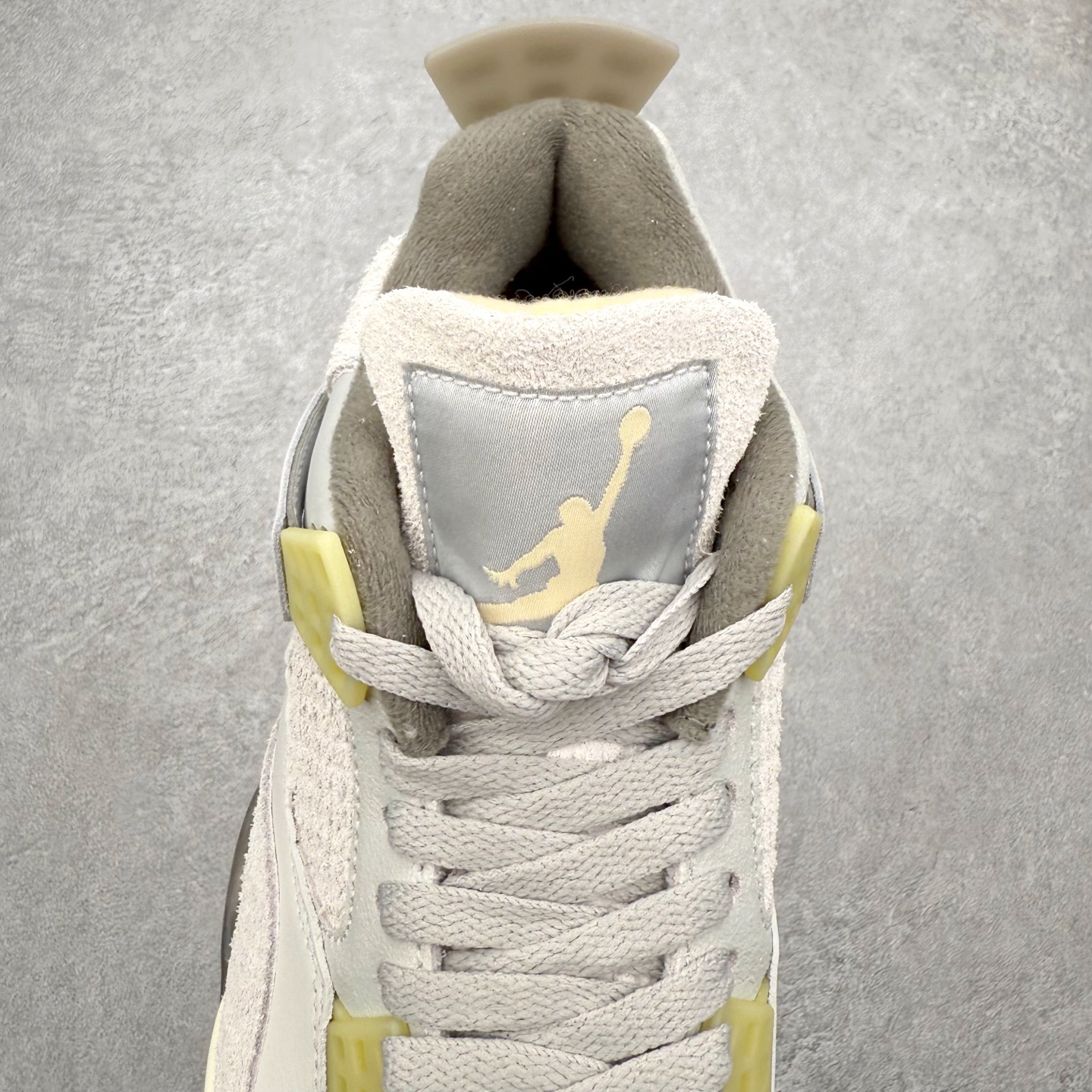 图片[5]-＃莞产纯原福利 Air Jordan AJ4 Retro 系列 大厂出品 全头层加持 原鞋原楦原纸板同源开发 完美呈现乔4的版型 内侧正确双色网格 还原细节 原厂皮料 正确气垫颜色 正确网格工艺 正确拉帮工艺 全鞋原装材料制作 原档案原模具打造 支持全方位与正品对比 尺码：40 40.5 41 42 42.5 43 44 44.5 45 46 47.5-选品中心