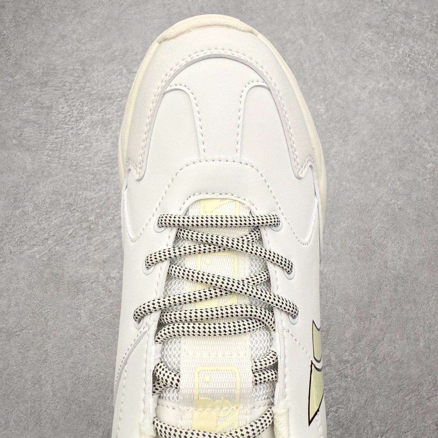 图片[4]-＃纯原福利 MLB BigBall Chunky纽约洋基队增高复古风印花老爹鞋 MLB是韩国F&F旗下潮流服装品牌 拥有150年历史的经典传统 是街头文化和国际生活方式的领导者 MLB拥有包括男装、女装、童装、配饰在内的全品类服饰 提供覆盖各性别、各年龄层、From Head to Toe的穿搭装备 其产品结合了韩国的时尚造型与质感 展现了运动服饰也可以兼具时尚潮流的风格 在产品设计上 MLB不仅融合了美国职业棒球大联盟的各当家球队 更结合了棒球运动中的各个元素 复古风范自信控场 复古鞋型率先勾描独特的自我态度 在经典线条与时尚元素的精彩交织下刷新街头复古运动风潮 质感十足兼备卓越的舒适透气性能迎合夏日追求的自在脚感。尺码：36 36.5 37.5 38 38.5 39 40 40.5 41 42 42.5 43 44 44.5 45-选品中心