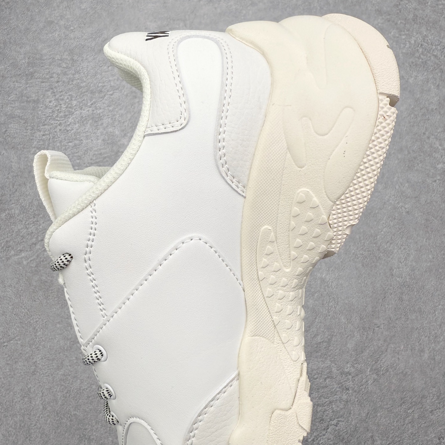 图片[7]-＃纯原福利 MLB BigBall Chunky纽约洋基队增高复古风印花老爹鞋 MLB是韩国F&F旗下潮流服装品牌 拥有150年历史的经典传统 是街头文化和国际生活方式的领导者 MLB拥有包括男装、女装、童装、配饰在内的全品类服饰 提供覆盖各性别、各年龄层、From Head to Toe的穿搭装备 其产品结合了韩国的时尚造型与质感 展现了运动服饰也可以兼具时尚潮流的风格 在产品设计上 MLB不仅融合了美国职业棒球大联盟的各当家球队 更结合了棒球运动中的各个元素 复古风范自信控场 复古鞋型率先勾描独特的自我态度 在经典线条与时尚元素的精彩交织下刷新街头复古运动风潮 质感十足兼备卓越的舒适透气性能迎合夏日追求的自在脚感。尺码：36 36.5 37.5 38 38.5 39 40 40.5 41 42 42.5 43 44 44.5 45-选品中心