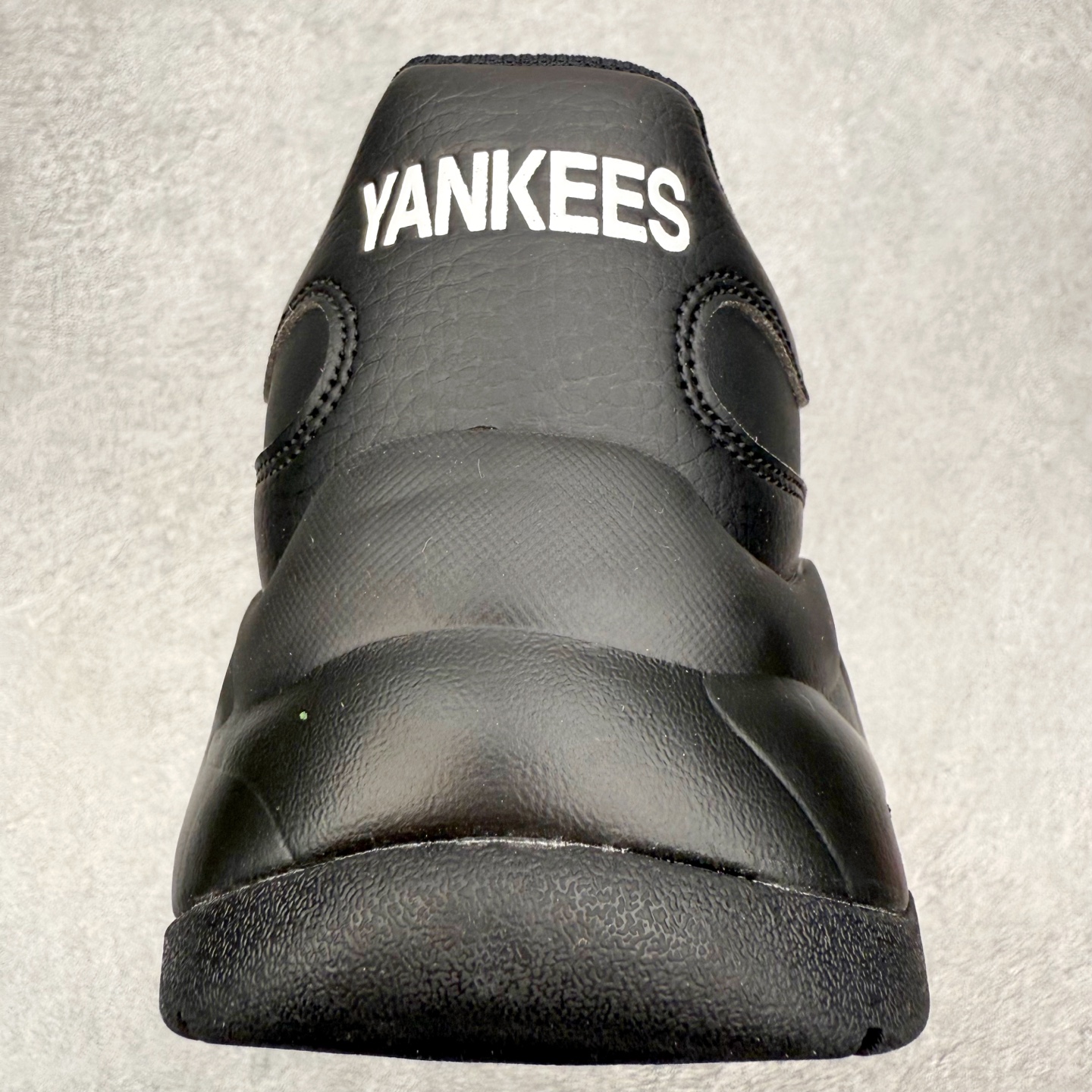 图片[8]-＃纯原福利 MLB BigBall Chunky纽约洋基队增高复古风印花老爹鞋 MLB是韩国F&F旗下潮流服装品牌 拥有150年历史的经典传统 是街头文化和国际生活方式的领导者 MLB拥有包括男装、女装、童装、配饰在内的全品类服饰 提供覆盖各性别、各年龄层、From Head to Toe的穿搭装备 其产品结合了韩国的时尚造型与质感 展现了运动服饰也可以兼具时尚潮流的风格 在产品设计上 MLB不仅融合了美国职业棒球大联盟的各当家球队 更结合了棒球运动中的各个元素 复古风范自信控场 复古鞋型率先勾描独特的自我态度 在经典线条与时尚元素的精彩交织下刷新街头复古运动风潮 质感十足兼备卓越的舒适透气性能迎合夏日追求的自在脚感。尺码：36 36.5 37.5 38 38.5 39 40 40.5 41 42 42.5 43 44 44.5 45-选品中心