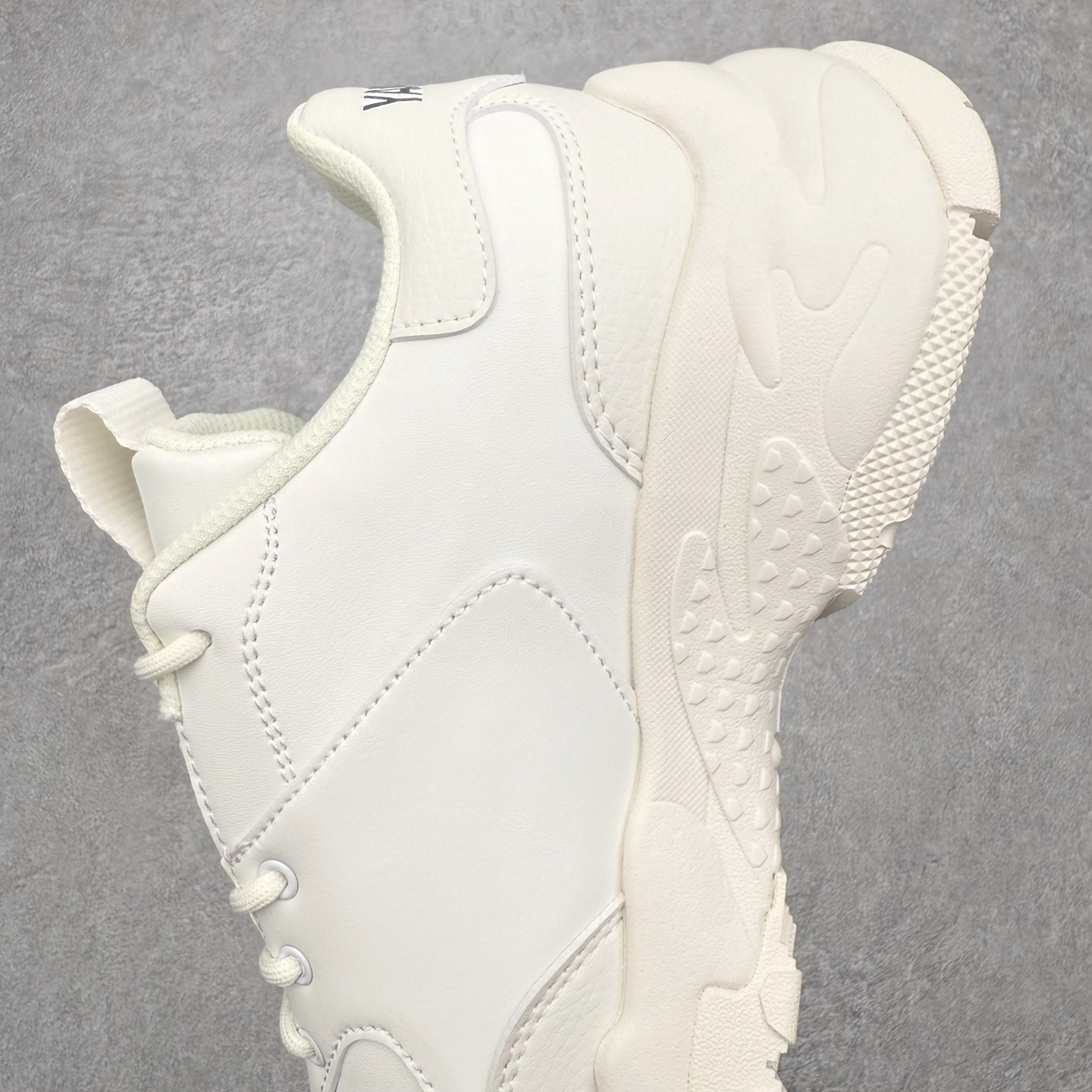 图片[7]-＃纯原福利 MLB BigBall Chunky纽约洋基队增高复古风印花老爹鞋 MLB是韩国F&F旗下潮流服装品牌 拥有150年历史的经典传统 是街头文化和国际生活方式的领导者 MLB拥有包括男装、女装、童装、配饰在内的全品类服饰 提供覆盖各性别、各年龄层、From Head to Toe的穿搭装备 其产品结合了韩国的时尚造型与质感 展现了运动服饰也可以兼具时尚潮流的风格 在产品设计上 MLB不仅融合了美国职业棒球大联盟的各当家球队 更结合了棒球运动中的各个元素 复古风范自信控场 复古鞋型率先勾描独特的自我态度 在经典线条与时尚元素的精彩交织下刷新街头复古运动风潮 质感十足兼备卓越的舒适透气性能迎合夏日追求的自在脚感。尺码：36 36.5 37.5 38 38.5 39 40 40.5 41 42 42.5 43 44 44.5 45-选品中心