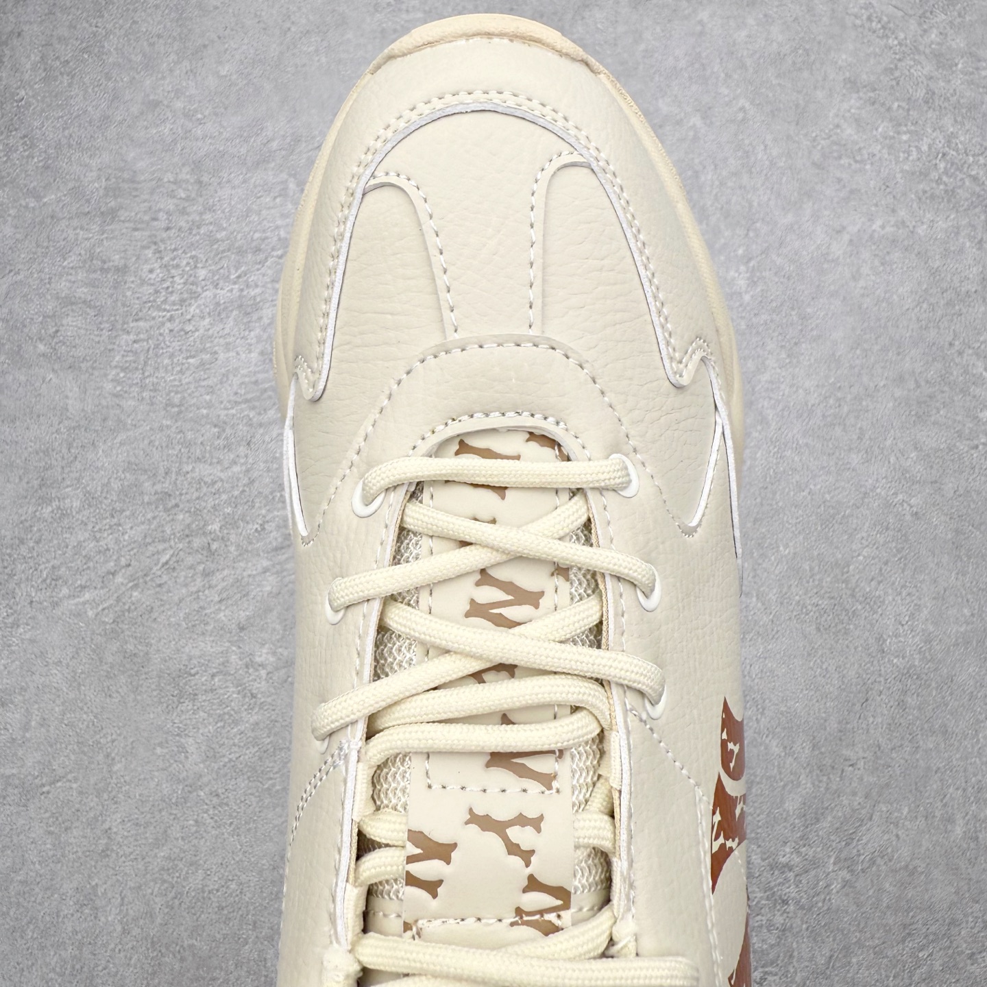 图片[4]-＃纯原福利 MLB BigBall Chunky纽约洋基队增高复古风印花老爹鞋 MLB是韩国F&F旗下潮流服装品牌 拥有150年历史的经典传统 是街头文化和国际生活方式的领导者 MLB拥有包括男装、女装、童装、配饰在内的全品类服饰 提供覆盖各性别、各年龄层、From Head to Toe的穿搭装备 其产品结合了韩国的时尚造型与质感 展现了运动服饰也可以兼具时尚潮流的风格 在产品设计上 MLB不仅融合了美国职业棒球大联盟的各当家球队 更结合了棒球运动中的各个元素 复古风范自信控场 复古鞋型率先勾描独特的自我态度 在经典线条与时尚元素的精彩交织下刷新街头复古运动风潮 质感十足兼备卓越的舒适透气性能迎合夏日追求的自在脚感。尺码：36 36.5 37.5 38 38.5 39 40 40.5 41 42 42.5 43 44 44.5 45-选品中心