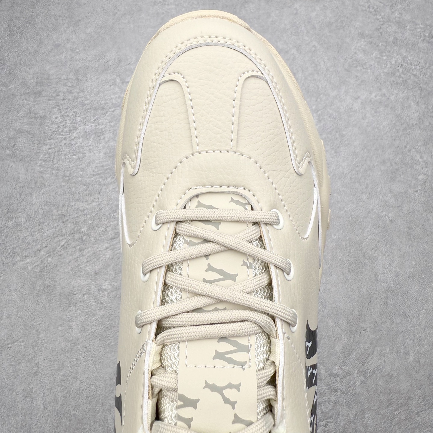 图片[4]-＃纯原福利 MLB BigBall Chunky纽约洋基队增高复古风印花老爹鞋 MLB是韩国F&F旗下潮流服装品牌 拥有150年历史的经典传统 是街头文化和国际生活方式的领导者 MLB拥有包括男装、女装、童装、配饰在内的全品类服饰 提供覆盖各性别、各年龄层、From Head to Toe的穿搭装备 其产品结合了韩国的时尚造型与质感 展现了运动服饰也可以兼具时尚潮流的风格 在产品设计上 MLB不仅融合了美国职业棒球大联盟的各当家球队 更结合了棒球运动中的各个元素 复古风范自信控场 复古鞋型率先勾描独特的自我态度 在经典线条与时尚元素的精彩交织下刷新街头复古运动风潮 质感十足兼备卓越的舒适透气性能迎合夏日追求的自在脚感。尺码：36 36.5 37.5 38 38.5 39 40 40.5 41 42 42.5 43 44 44.5 45-选品中心