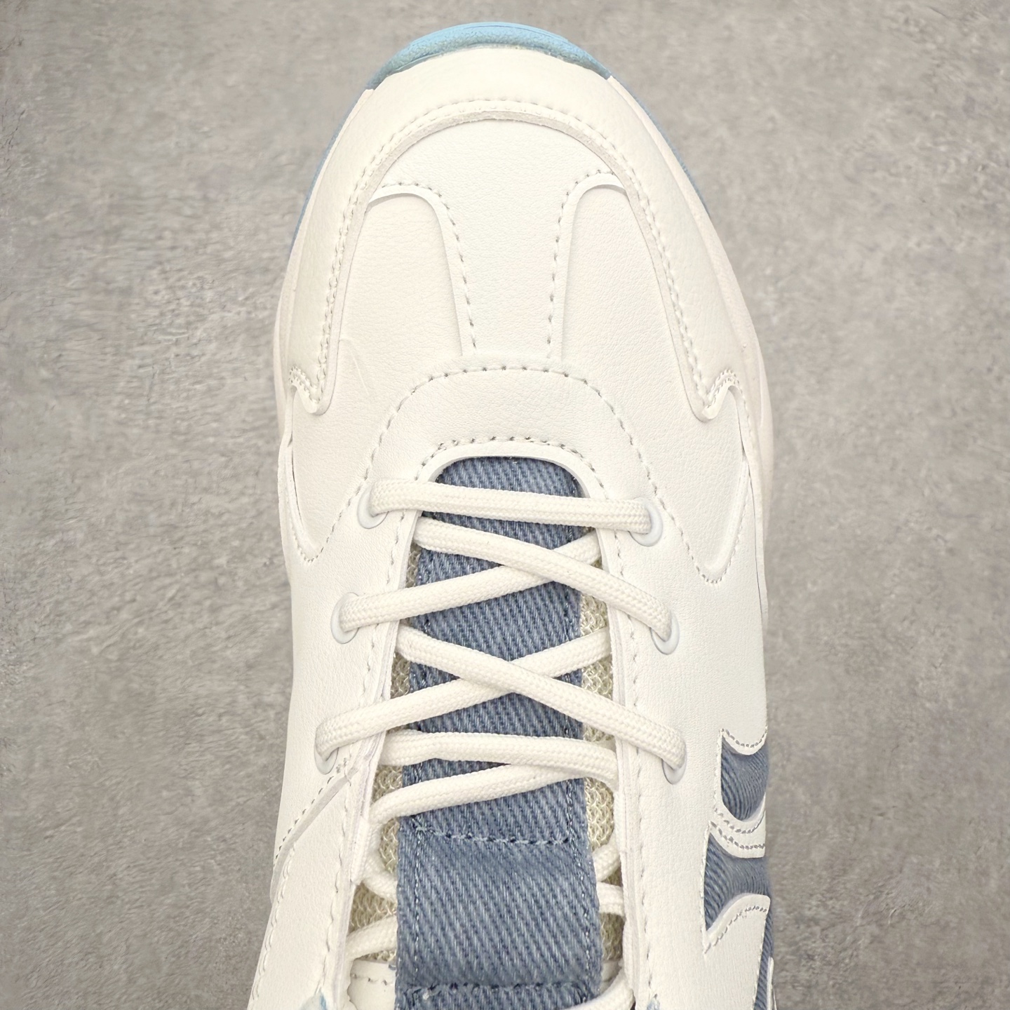 图片[4]-＃纯原福利 MLB BigBall Chunky纽约洋基队增高复古风印花老爹鞋 MLB是韩国F&F旗下潮流服装品牌 拥有150年历史的经典传统 是街头文化和国际生活方式的领导者 MLB拥有包括男装、女装、童装、配饰在内的全品类服饰 提供覆盖各性别、各年龄层、From Head to Toe的穿搭装备 其产品结合了韩国的时尚造型与质感 展现了运动服饰也可以兼具时尚潮流的风格 在产品设计上 MLB不仅融合了美国职业棒球大联盟的各当家球队 更结合了棒球运动中的各个元素 复古风范自信控场 复古鞋型率先勾描独特的自我态度 在经典线条与时尚元素的精彩交织下刷新街头复古运动风潮 质感十足兼备卓越的舒适透气性能迎合夏日追求的自在脚感。尺码：36 36.5 37.5 38 38.5 39 40 40.5 41 42 42.5 43 44 44.5 45-选品中心