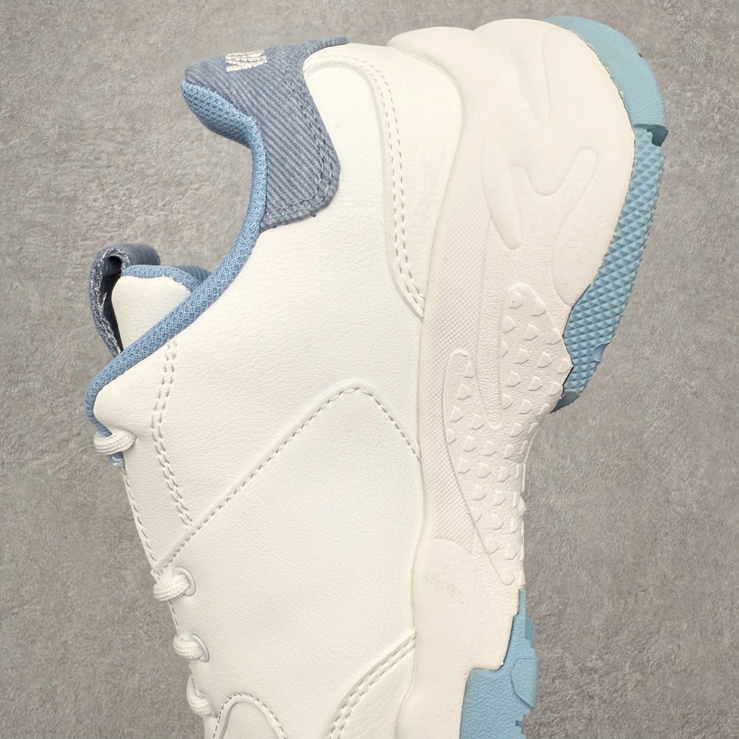 图片[7]-＃纯原福利 MLB BigBall Chunky纽约洋基队增高复古风印花老爹鞋 MLB是韩国F&F旗下潮流服装品牌 拥有150年历史的经典传统 是街头文化和国际生活方式的领导者 MLB拥有包括男装、女装、童装、配饰在内的全品类服饰 提供覆盖各性别、各年龄层、From Head to Toe的穿搭装备 其产品结合了韩国的时尚造型与质感 展现了运动服饰也可以兼具时尚潮流的风格 在产品设计上 MLB不仅融合了美国职业棒球大联盟的各当家球队 更结合了棒球运动中的各个元素 复古风范自信控场 复古鞋型率先勾描独特的自我态度 在经典线条与时尚元素的精彩交织下刷新街头复古运动风潮 质感十足兼备卓越的舒适透气性能迎合夏日追求的自在脚感。尺码：36 36.5 37.5 38 38.5 39 40 40.5 41 42 42.5 43 44 44.5 45-选品中心