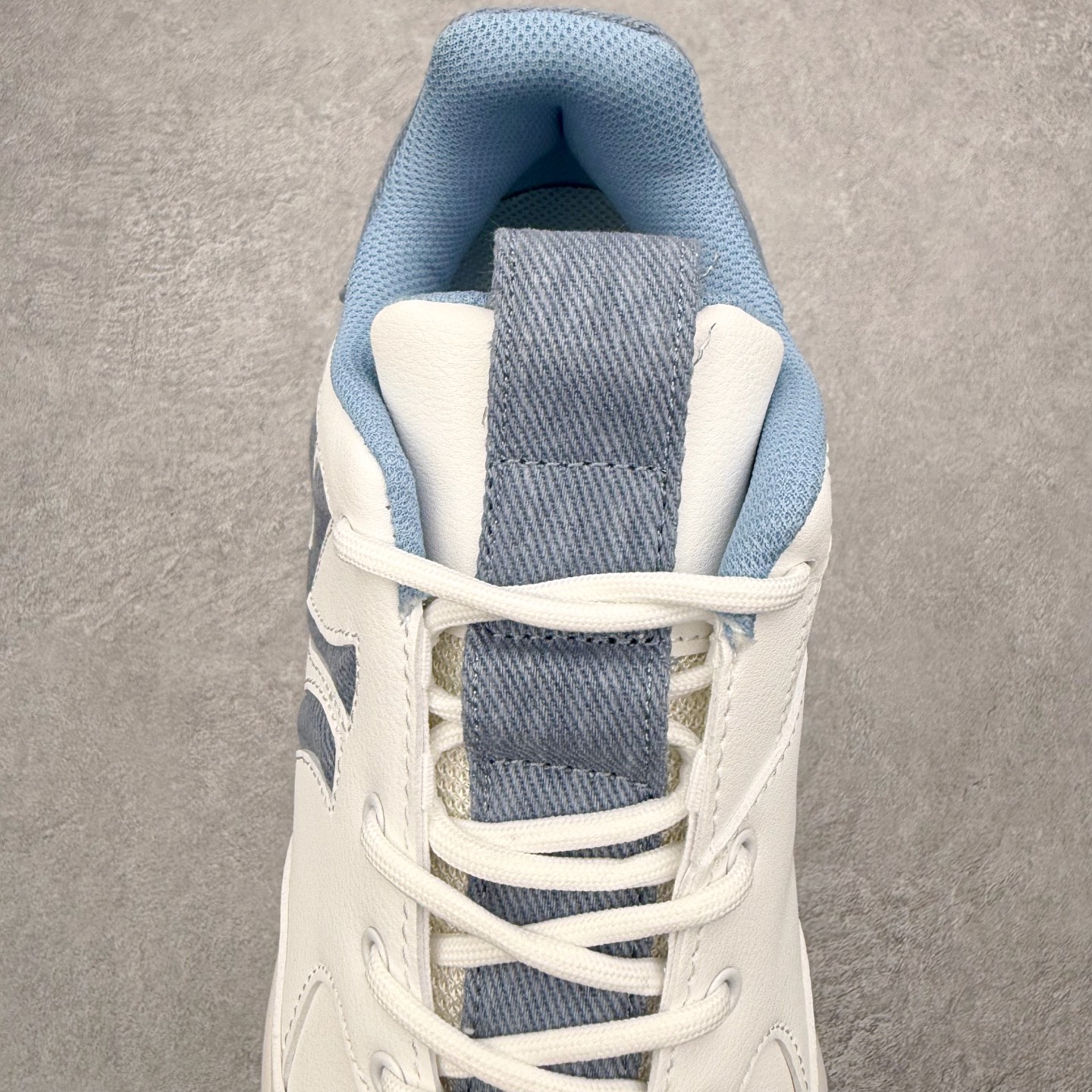 图片[5]-＃纯原福利 MLB BigBall Chunky纽约洋基队增高复古风印花老爹鞋 MLB是韩国F&F旗下潮流服装品牌 拥有150年历史的经典传统 是街头文化和国际生活方式的领导者 MLB拥有包括男装、女装、童装、配饰在内的全品类服饰 提供覆盖各性别、各年龄层、From Head to Toe的穿搭装备 其产品结合了韩国的时尚造型与质感 展现了运动服饰也可以兼具时尚潮流的风格 在产品设计上 MLB不仅融合了美国职业棒球大联盟的各当家球队 更结合了棒球运动中的各个元素 复古风范自信控场 复古鞋型率先勾描独特的自我态度 在经典线条与时尚元素的精彩交织下刷新街头复古运动风潮 质感十足兼备卓越的舒适透气性能迎合夏日追求的自在脚感。尺码：36 36.5 37.5 38 38.5 39 40 40.5 41 42 42.5 43 44 44.5 45-选品中心