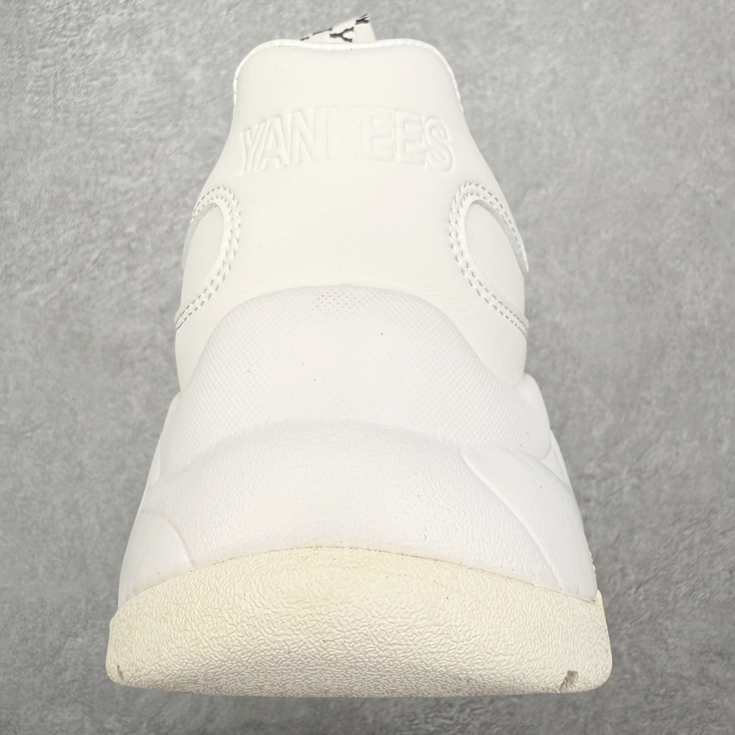 图片[8]-＃纯原福利 MLB BigBall Chunky纽约洋基队增高复古风印花老爹鞋 MLB是韩国F&F旗下潮流服装品牌 拥有150年历史的经典传统 是街头文化和国际生活方式的领导者 MLB拥有包括男装、女装、童装、配饰在内的全品类服饰 提供覆盖各性别、各年龄层、From Head to Toe的穿搭装备 其产品结合了韩国的时尚造型与质感 展现了运动服饰也可以兼具时尚潮流的风格 在产品设计上 MLB不仅融合了美国职业棒球大联盟的各当家球队 更结合了棒球运动中的各个元素 复古风范自信控场 复古鞋型率先勾描独特的自我态度 在经典线条与时尚元素的精彩交织下刷新街头复古运动风潮 质感十足兼备卓越的舒适透气性能迎合夏日追求的自在脚感。尺码：36 36.5 37.5 38 38.5 39 40 40.5 41 42 42.5 43 44 44.5 45-选品中心