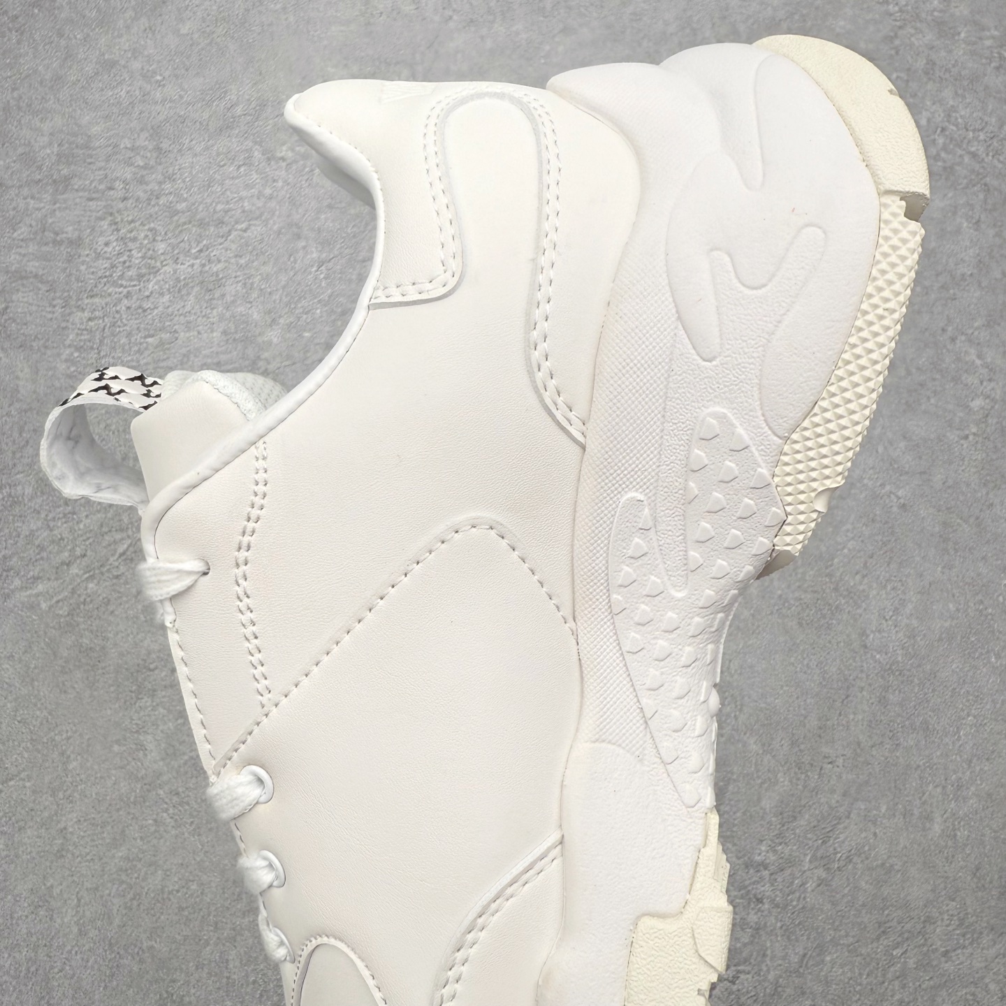 图片[7]-＃纯原福利 MLB BigBall Chunky纽约洋基队增高复古风印花老爹鞋 MLB是韩国F&F旗下潮流服装品牌 拥有150年历史的经典传统 是街头文化和国际生活方式的领导者 MLB拥有包括男装、女装、童装、配饰在内的全品类服饰 提供覆盖各性别、各年龄层、From Head to Toe的穿搭装备 其产品结合了韩国的时尚造型与质感 展现了运动服饰也可以兼具时尚潮流的风格 在产品设计上 MLB不仅融合了美国职业棒球大联盟的各当家球队 更结合了棒球运动中的各个元素 复古风范自信控场 复古鞋型率先勾描独特的自我态度 在经典线条与时尚元素的精彩交织下刷新街头复古运动风潮 质感十足兼备卓越的舒适透气性能迎合夏日追求的自在脚感。尺码：36 36.5 37.5 38 38.5 39 40 40.5 41 42 42.5 43 44 44.5 45-选品中心