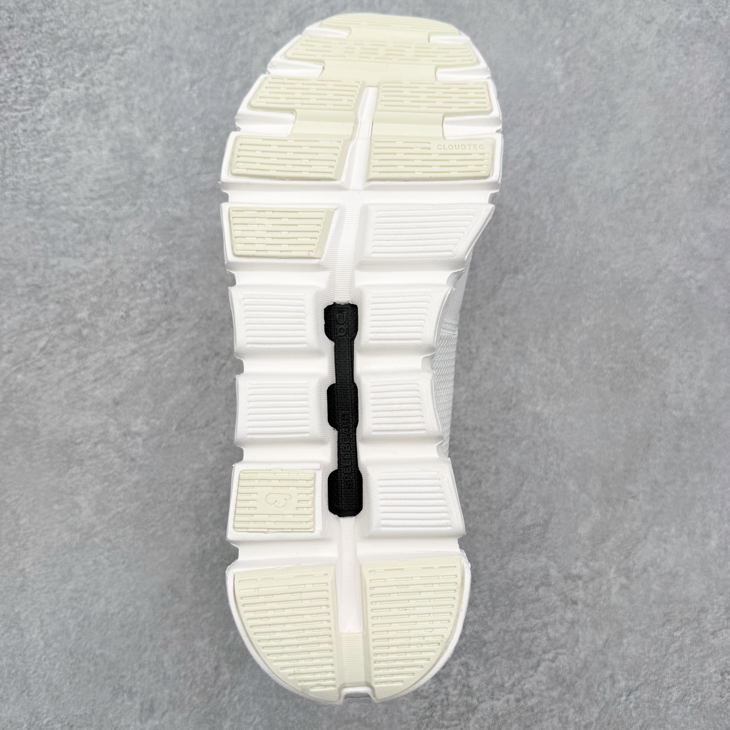 图片[9]-On昂跑 Cloudmonster 舒适 织物防滑透气回弹 低帮 休闲长跑城市通勤跑步鞋 此运动品牌 开创于2010年 缓震着陆、强效回弹、轻柔质感的设计构思始终是ON研制关键 与此同时基于“为全球提供革新性的跑步感受”信念 陆续推出了多款跑鞋及其以专业运动人体跑步工程学为设计关键的功能性跑步服饰设备 让跑者不费力气地畅快畅跑 尺码：36 36.5 37.5 38 38.5 39 40 40.5 41 42 42.5 43 44 44.5 45-选品中心