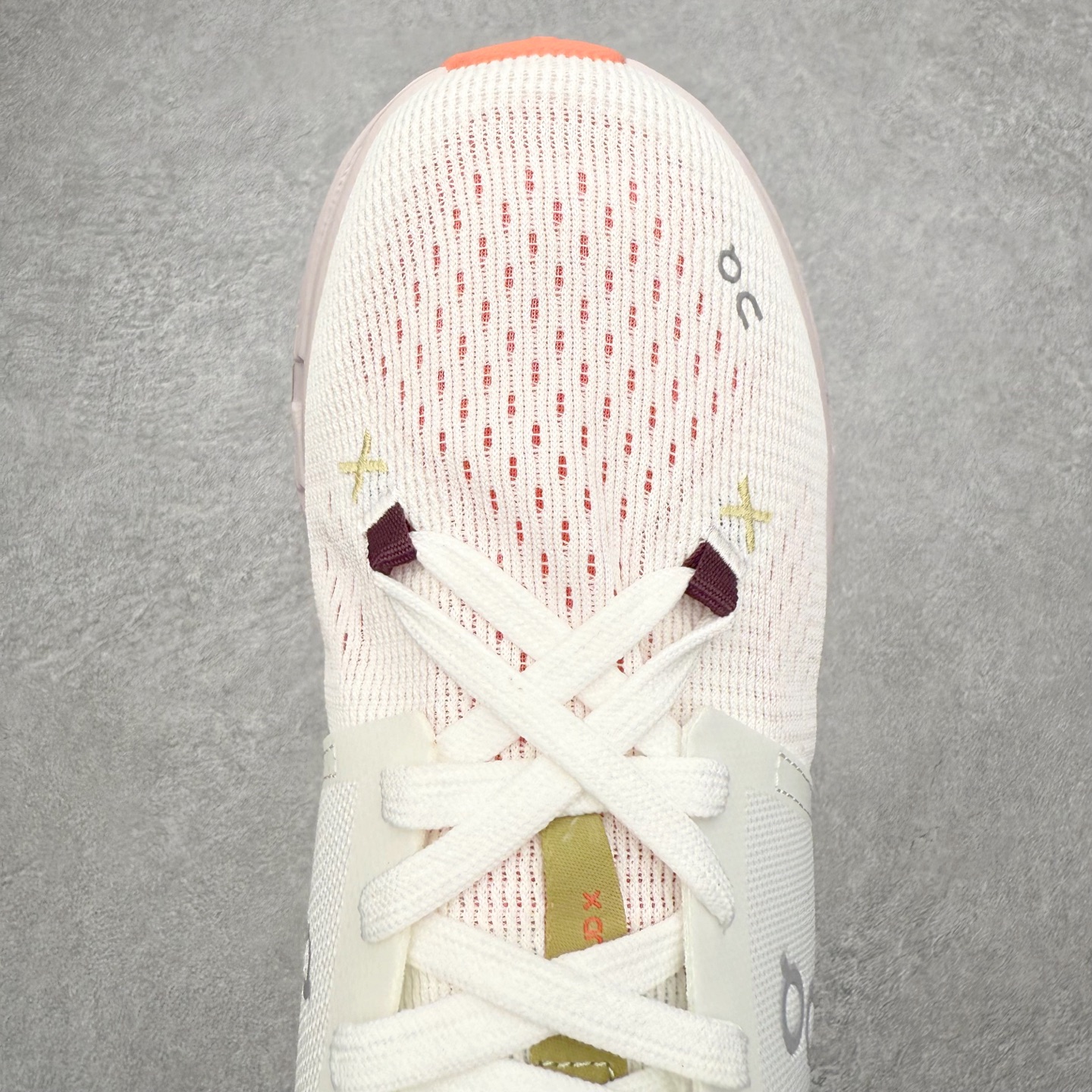 图片[4]-On昂跑 Cloudmonster 舒适 织物防滑透气回弹 低帮 休闲长跑城市通勤跑步鞋 此运动品牌 开创于2010年 缓震着陆、强效回弹、轻柔质感的设计构思始终是ON研制关键 与此同时基于“为全球提供革新性的跑步感受”信念 陆续推出了多款跑鞋及其以专业运动人体跑步工程学为设计关键的功能性跑步服饰设备 让跑者不费力气地畅快畅跑 尺码：36 36.5 37.5 38 38.5 39 40 40.5 41 42 42.5 43 44 44.5 45-选品中心