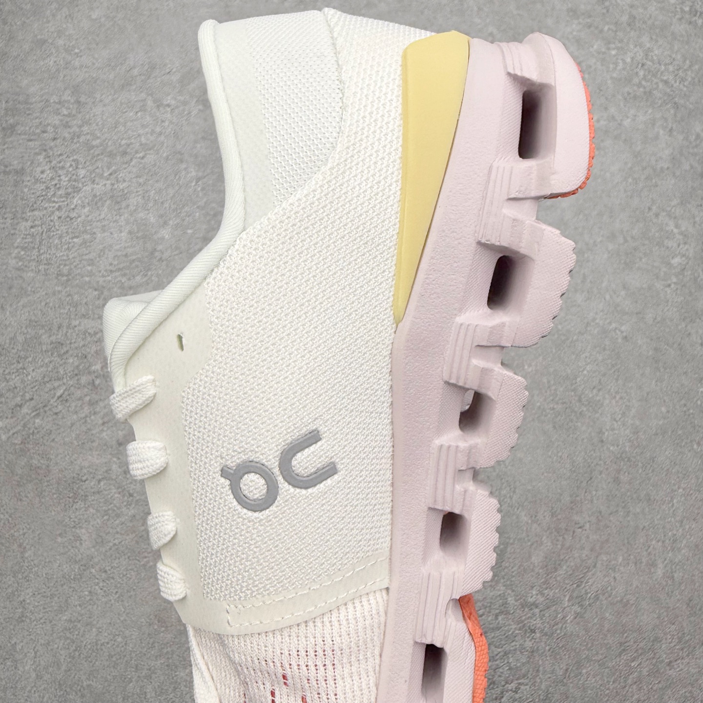 图片[7]-On昂跑 Cloudmonster 舒适 织物防滑透气回弹 低帮 休闲长跑城市通勤跑步鞋 此运动品牌 开创于2010年 缓震着陆、强效回弹、轻柔质感的设计构思始终是ON研制关键 与此同时基于“为全球提供革新性的跑步感受”信念 陆续推出了多款跑鞋及其以专业运动人体跑步工程学为设计关键的功能性跑步服饰设备 让跑者不费力气地畅快畅跑 尺码：36 36.5 37.5 38 38.5 39 40 40.5 41 42 42.5 43 44 44.5 45-选品中心