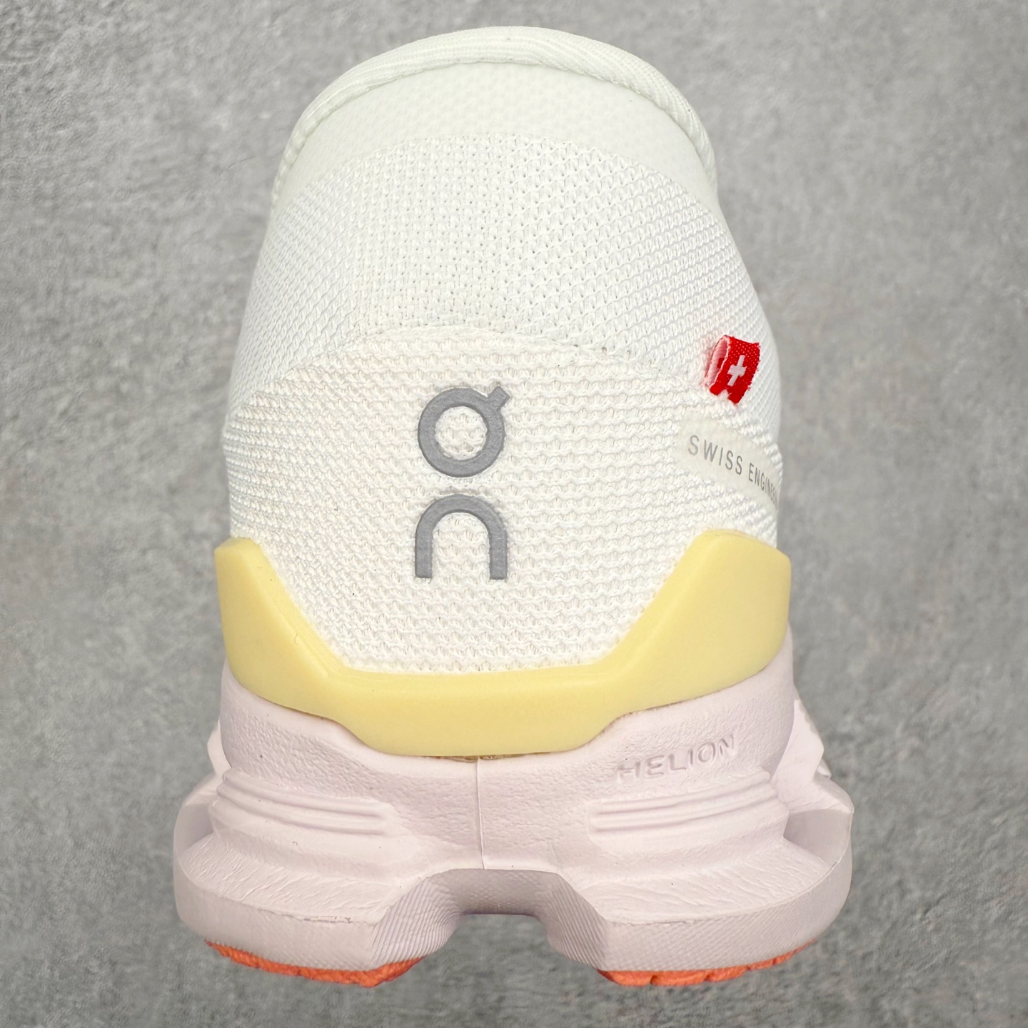 图片[8]-On昂跑 Cloudmonster 舒适 织物防滑透气回弹 低帮 休闲长跑城市通勤跑步鞋 此运动品牌 开创于2010年 缓震着陆、强效回弹、轻柔质感的设计构思始终是ON研制关键 与此同时基于“为全球提供革新性的跑步感受”信念 陆续推出了多款跑鞋及其以专业运动人体跑步工程学为设计关键的功能性跑步服饰设备 让跑者不费力气地畅快畅跑 尺码：36 36.5 37.5 38 38.5 39 40 40.5 41 42 42.5 43 44 44.5 45-选品中心