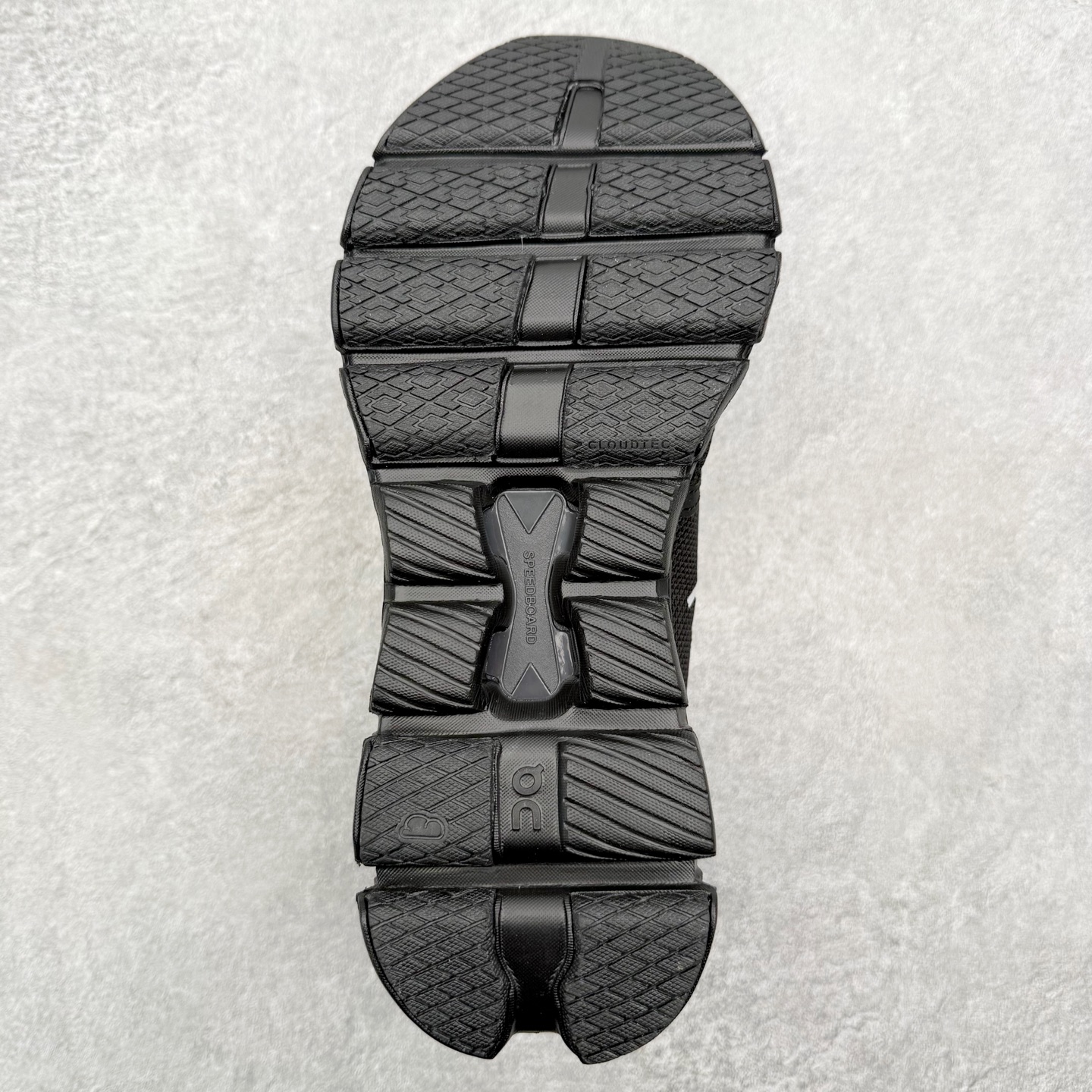 图片[9]-On昂跑 Cloudmonster 舒适 织物防滑透气回弹 低帮 休闲长跑城市通勤跑步鞋 此运动品牌 开创于2010年 缓震着陆、强效回弹、轻柔质感的设计构思始终是ON研制关键 与此同时基于“为全球提供革新性的跑步感受”信念 陆续推出了多款跑鞋及其以专业运动人体跑步工程学为设计关键的功能性跑步服饰设备 让跑者不费力气地畅快畅跑 尺码：36 36.5 37.5 38 38.5 39 40 40.5 41 42 42.5 43 44 44.5 45-选品中心