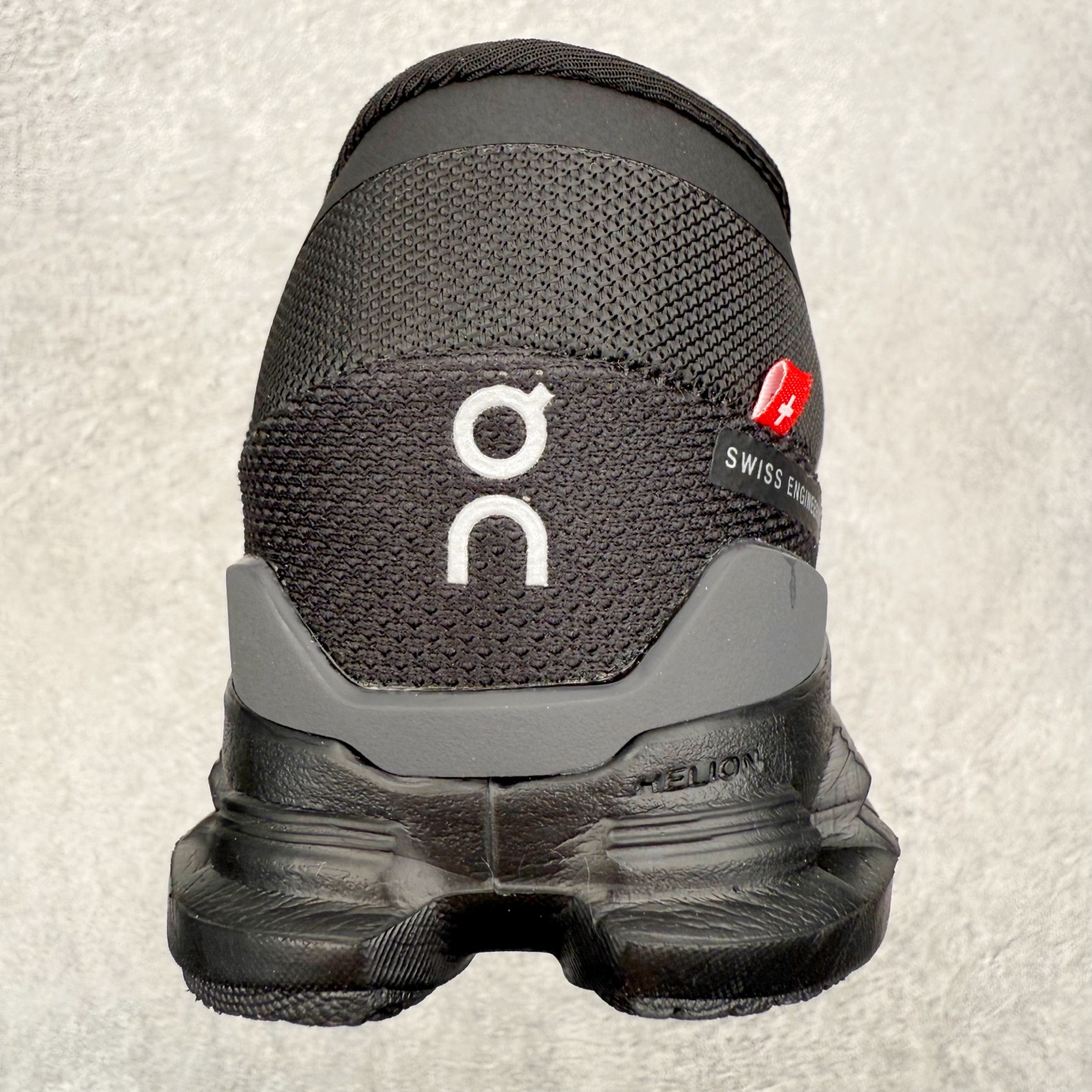 图片[8]-On昂跑 Cloudmonster 舒适 织物防滑透气回弹 低帮 休闲长跑城市通勤跑步鞋 此运动品牌 开创于2010年 缓震着陆、强效回弹、轻柔质感的设计构思始终是ON研制关键 与此同时基于“为全球提供革新性的跑步感受”信念 陆续推出了多款跑鞋及其以专业运动人体跑步工程学为设计关键的功能性跑步服饰设备 让跑者不费力气地畅快畅跑 尺码：36 36.5 37.5 38 38.5 39 40 40.5 41 42 42.5 43 44 44.5 45-选品中心