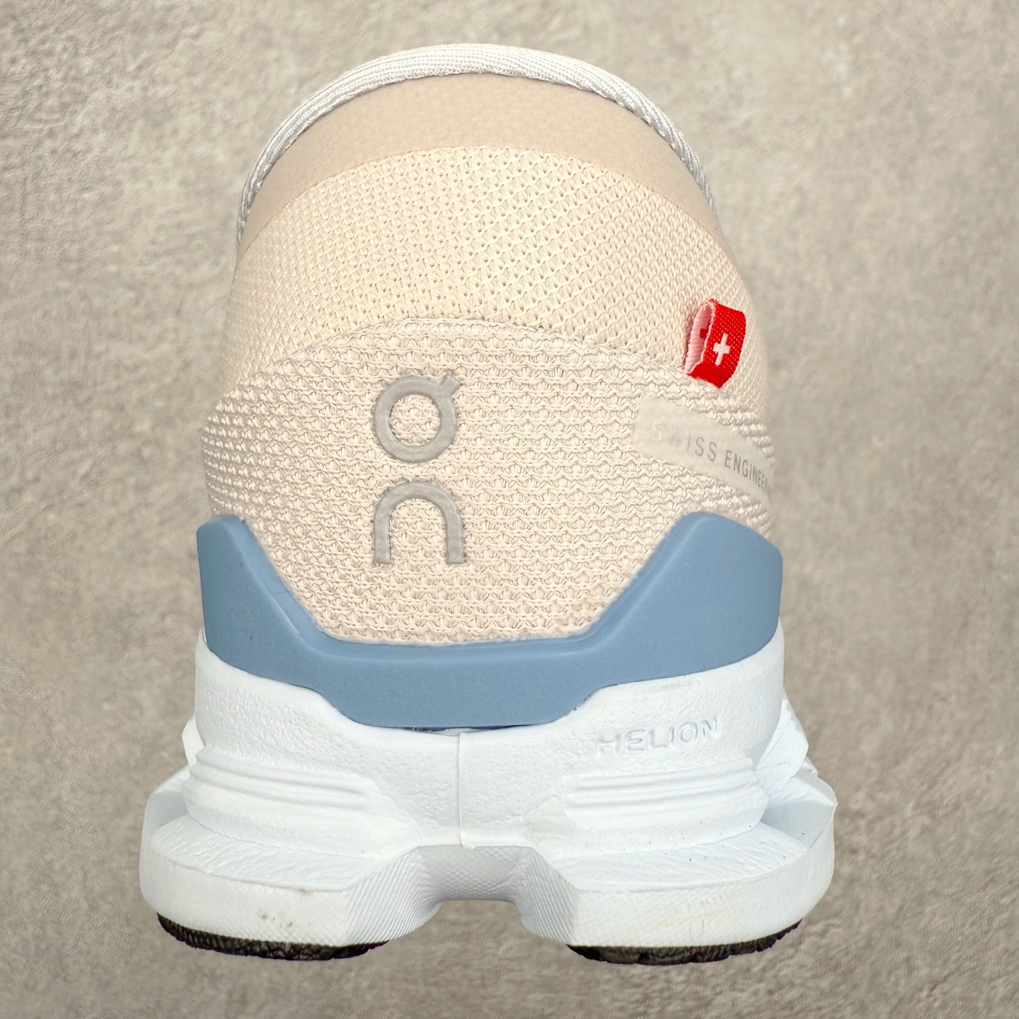 图片[8]-On昂跑 Cloudmonster 舒适 织物防滑透气回弹 低帮 休闲长跑城市通勤跑步鞋 此运动品牌 开创于2010年 缓震着陆、强效回弹、轻柔质感的设计构思始终是ON研制关键 与此同时基于“为全球提供革新性的跑步感受”信念 陆续推出了多款跑鞋及其以专业运动人体跑步工程学为设计关键的功能性跑步服饰设备 让跑者不费力气地畅快畅跑 尺码：36 36.5 37.5 38 38.5 39 40 40.5 41 42 42.5 43 44 44.5 45-选品中心