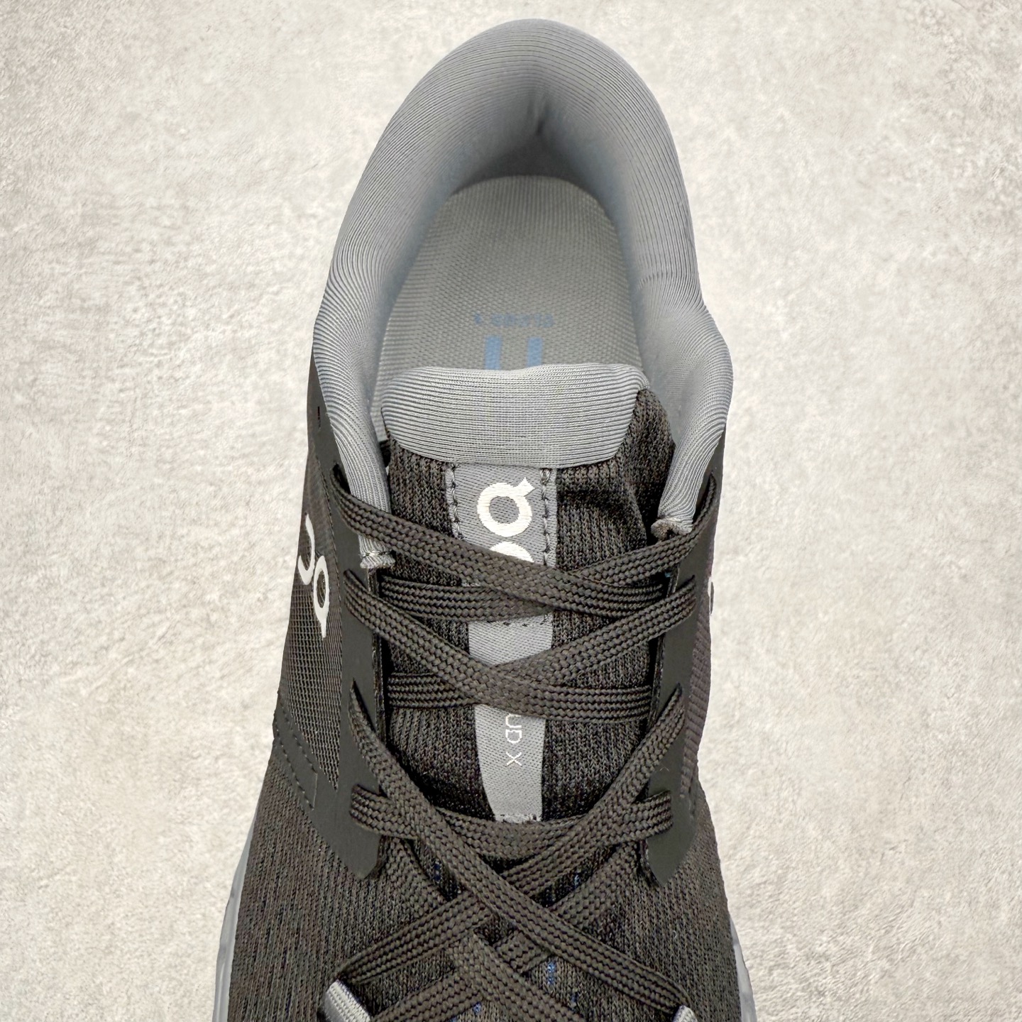 图片[5]-On昂跑 Cloudmonster 舒适 织物防滑透气回弹 低帮 休闲长跑城市通勤跑步鞋 此运动品牌 开创于2010年 缓震着陆、强效回弹、轻柔质感的设计构思始终是ON研制关键 与此同时基于“为全球提供革新性的跑步感受”信念 陆续推出了多款跑鞋及其以专业运动人体跑步工程学为设计关键的功能性跑步服饰设备 让跑者不费力气地畅快畅跑 尺码：36 36.5 37.5 38 38.5 39 40 40.5 41 42 42.5 43 44 44.5 45-选品中心