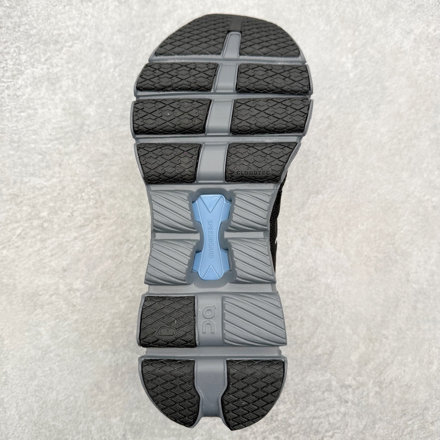 图片[9]-On昂跑 Cloudmonster 舒适 织物防滑透气回弹 低帮 休闲长跑城市通勤跑步鞋 此运动品牌 开创于2010年 缓震着陆、强效回弹、轻柔质感的设计构思始终是ON研制关键 与此同时基于“为全球提供革新性的跑步感受”信念 陆续推出了多款跑鞋及其以专业运动人体跑步工程学为设计关键的功能性跑步服饰设备 让跑者不费力气地畅快畅跑 尺码：36 36.5 37.5 38 38.5 39 40 40.5 41 42 42.5 43 44 44.5 45-选品中心