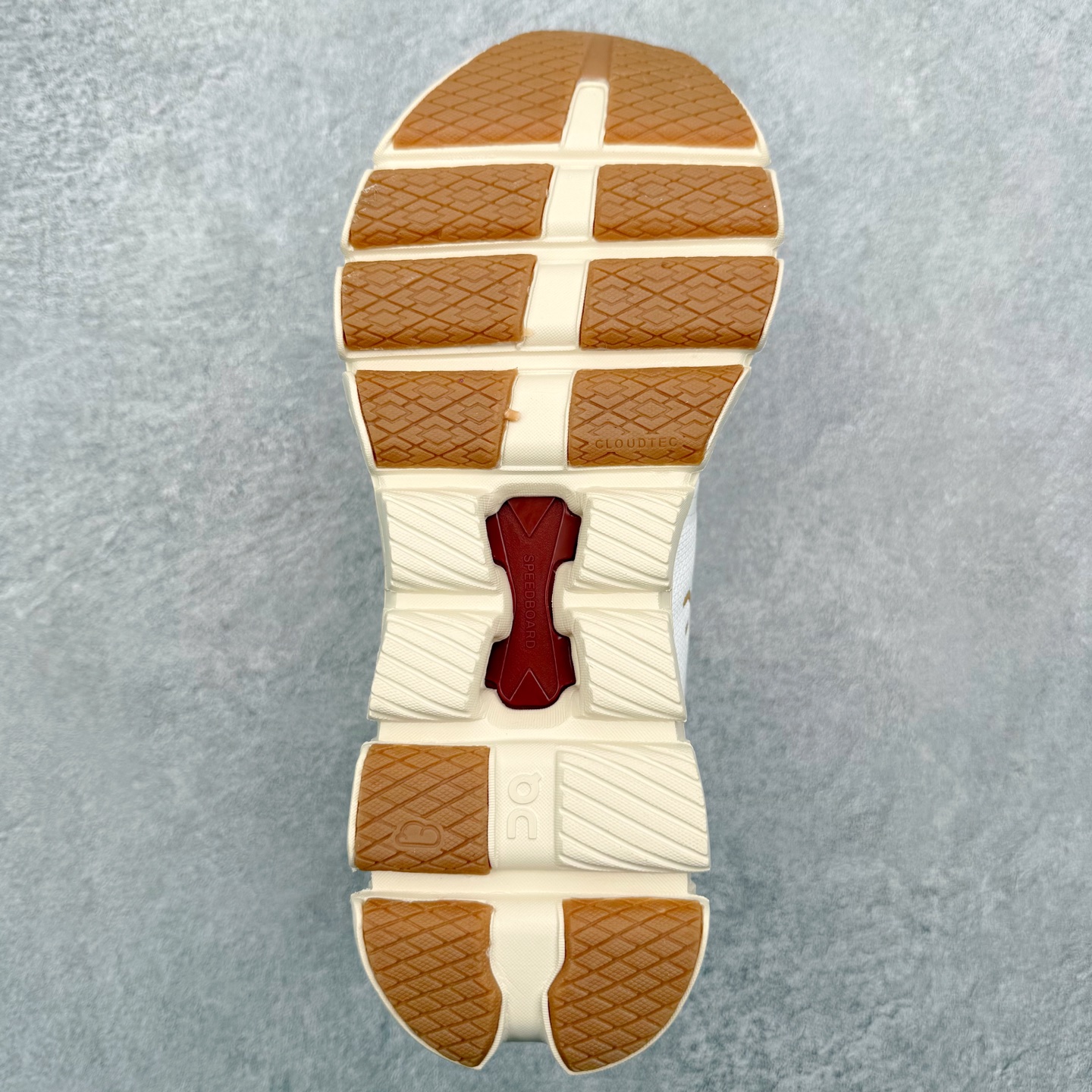 图片[9]-On昂跑 Cloudmonster 舒适 织物防滑透气回弹 低帮 休闲长跑城市通勤跑步鞋 此运动品牌 开创于2010年 缓震着陆、强效回弹、轻柔质感的设计构思始终是ON研制关键 与此同时基于“为全球提供革新性的跑步感受”信念 陆续推出了多款跑鞋及其以专业运动人体跑步工程学为设计关键的功能性跑步服饰设备 让跑者不费力气地畅快畅跑 尺码：36 36.5 37.5 38 38.5 39 40 40.5 41 42 42.5 43 44 44.5 45-选品中心