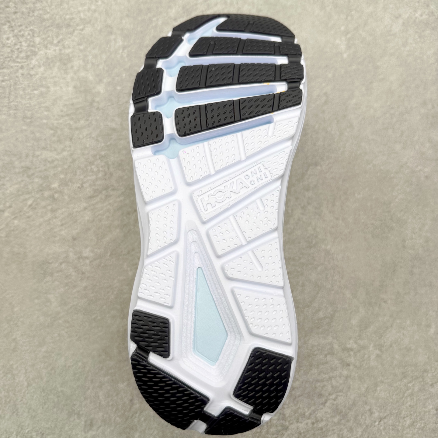 图片[9]-＃纯原福利 HOKA ONE ONE Elevon 2 TS 日常轻盈反光舒适 休闲训练长跑短跑跑步鞋 男女同款 HOKA ONE ONE是来自美国的跑步鞋知名品牌，创立于2009年，始终致力于为所有跑者提供更新、更好的跑步装备。相比常规跑鞋，HOKA ONE ONE特别研发使用性能独特的几何形跑鞋中底，此种鞋底更厚、更高、回弹性也更好，除了卓越的缓冲性能，它还能为各种阶段的跑者带来更具动感、更加稳定的跑步体验。HOKAONE ONE从设计之初就清楚意识到，要保证跑者步幅的均匀一致，双脚自然而然的运动至关重要。尺码：36 36.5 37.5 38 39 40 40.5 41 42 42.5 43 44 45-选品中心