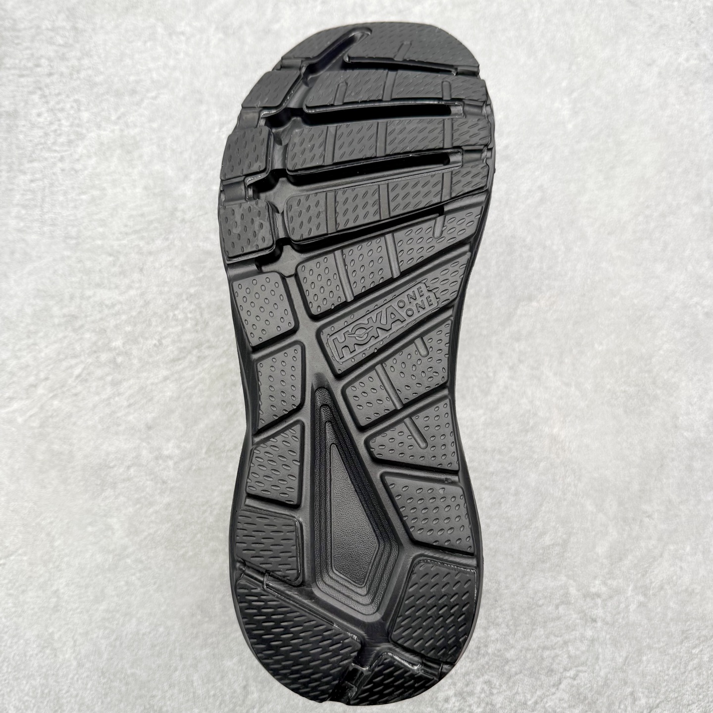 图片[9]-＃纯原福利 HOKA ONE ONE Elevon 2 TS 日常轻盈反光舒适 休闲训练长跑短跑跑步鞋 男女同款 HOKA ONE ONE是来自美国的跑步鞋知名品牌，创立于2009年，始终致力于为所有跑者提供更新、更好的跑步装备。相比常规跑鞋，HOKA ONE ONE特别研发使用性能独特的几何形跑鞋中底，此种鞋底更厚、更高、回弹性也更好，除了卓越的缓冲性能，它还能为各种阶段的跑者带来更具动感、更加稳定的跑步体验。HOKAONE ONE从设计之初就清楚意识到，要保证跑者步幅的均匀一致，双脚自然而然的运动至关重要。尺码：36 36.5 37.5 38 39 40 40.5 41 42 42.5 43 44 45-选品中心