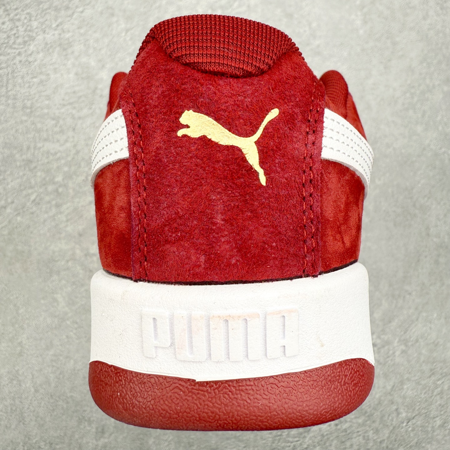 图片[8]-PUMA彪马 BMW M Motorsport RBD Break 彪马新款面包鞋男女同款复古休闲板鞋 赠送一双鞋带 鞋身通体采用细腻的麂皮材质 厚实柔软 质感出众 鞋侧保留PUMA标志性跑道图案 侧面与后跟点缀金属色PUMA LOGO 兼具辨识度与细节感 加厚鞋垫、饱满鞋舌 搭配加宽扁形鞋带 使得穿着感更加贴合与舒适 值得一提的是 本季SUEDE XL鞋款以黑色、红色及蓝色最为瞩目 经典黑的配色 在低调之余可轻松驾驭任何潮流风格造型 而高饱和度的配色 则是当之无愧的早春出街利器 尺码：36 37 37.5 38 38.5 39 40 40.5 41 42 42.5 43 44 45-选品中心