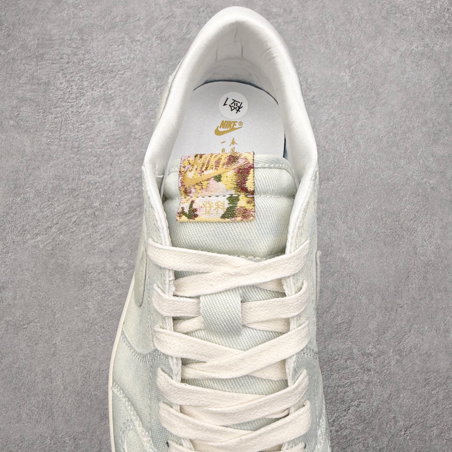 图片[5]-＃K版 Air Jordan AJ1 Low 低帮 IQ1109-011 全新流水线出品 DT版本唯一平替选择 市场第二梯队最强版 全部原鞋开发 原楦原纸板开发 全鞋电脑针车 原厂内置全掌气垫 原盒内在原标 唯一Zp原版鞋带绑法 免检产品 全新2022版型 全头层皮料 完美零毛边处理 原厂配置全掌气垫 价格定位良心 几十个配色陆续出货 实拍调校N版已经零色差零失真 百分百还原实物色彩所见即所得 不存在货不对板色差等低级问题 选购参考实物拍摄 不混卖不参货 只用心做好货严格选品 承诺混一赔十 尺码：36 36.5 37.5 38 38.5 39 40 40.5 41 42 42.5 43 44 44.5 45-选品中心